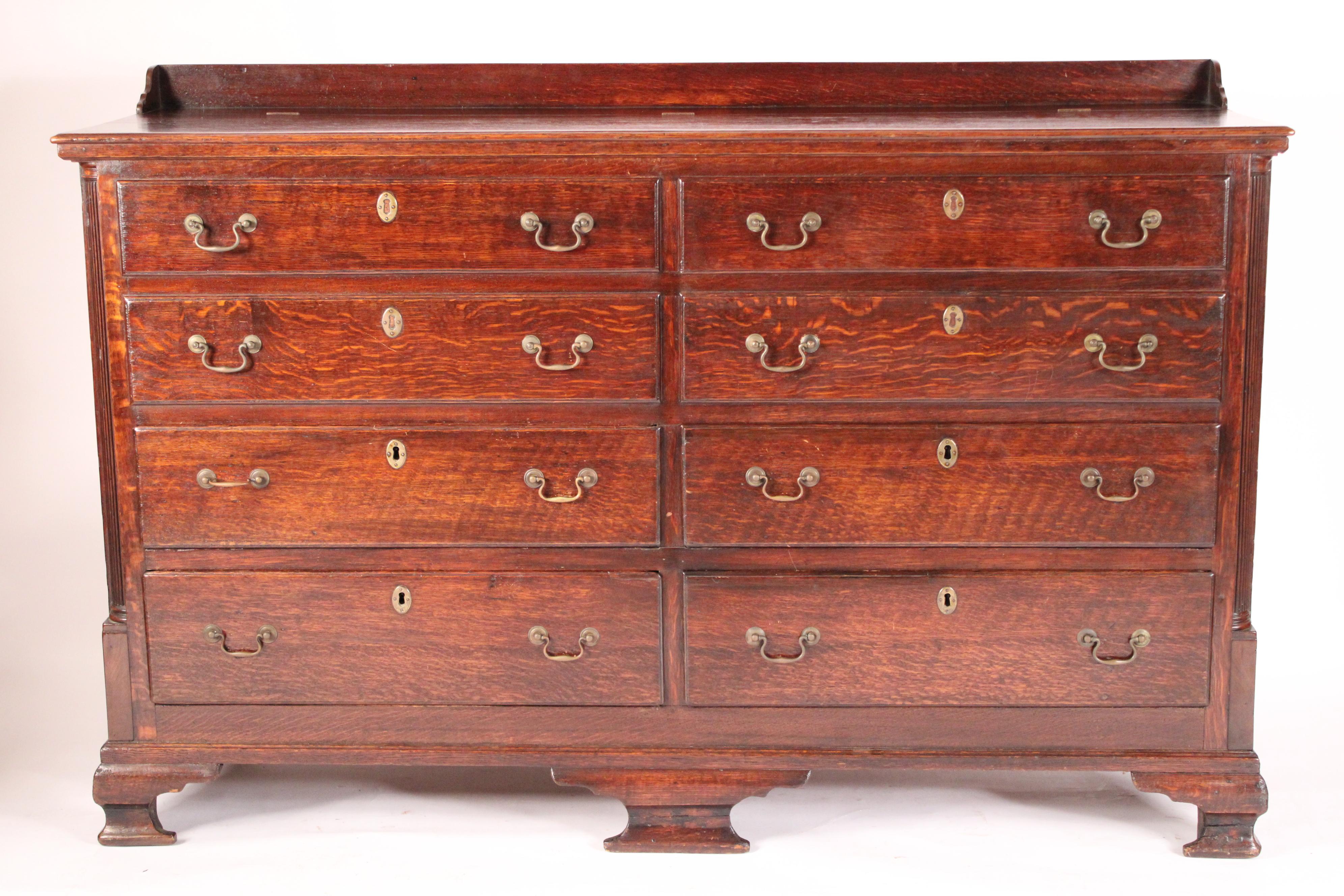 Antique George III style oak mule chest, 19th century. With a 2.75