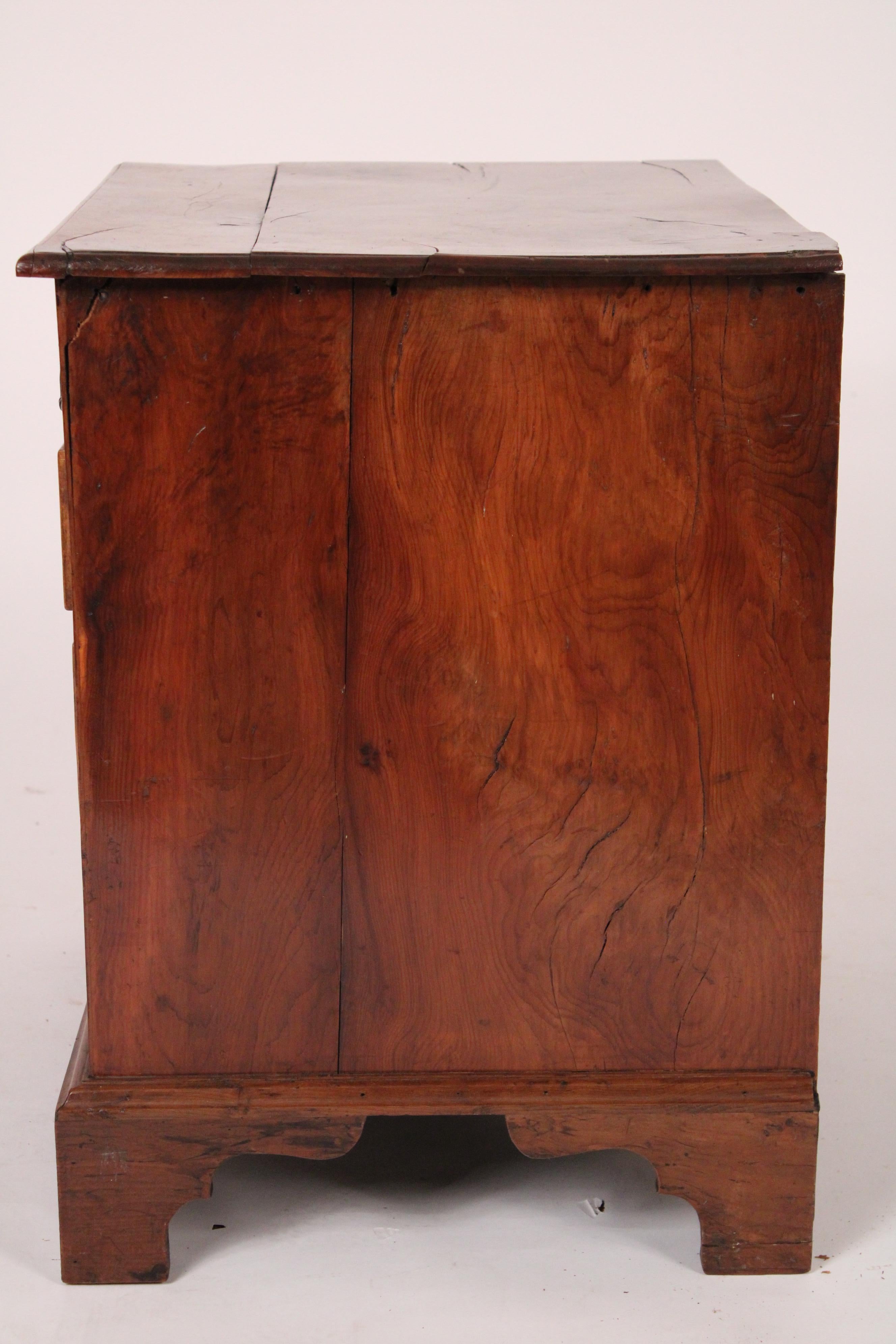 Antique George III style Yew Wood Chest of Drawers / End table In Good Condition For Sale In Laguna Beach, CA