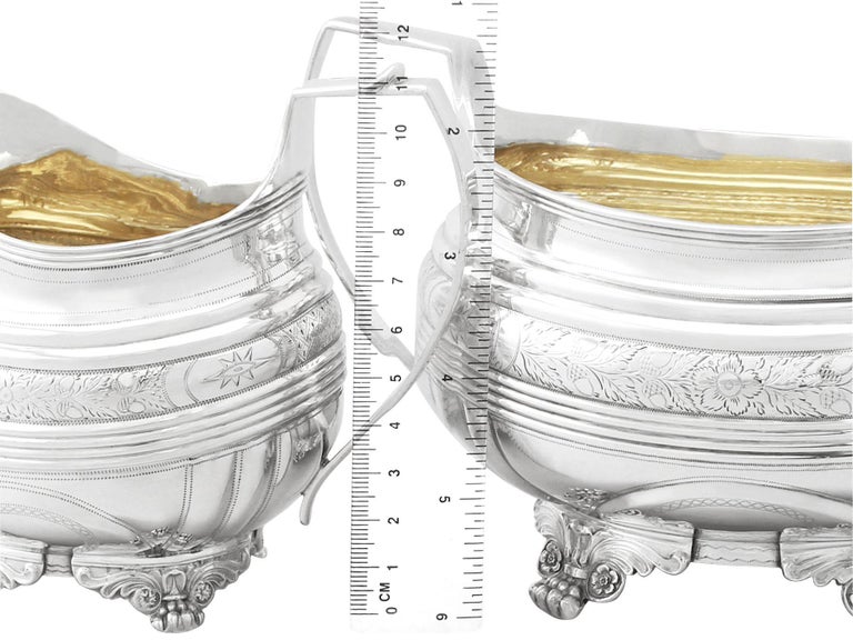 Antique George IV English Sterling Silver Cream Jug or Creamer and Sugar Bowl In Excellent Condition For Sale In Jesmond, Newcastle Upon Tyne