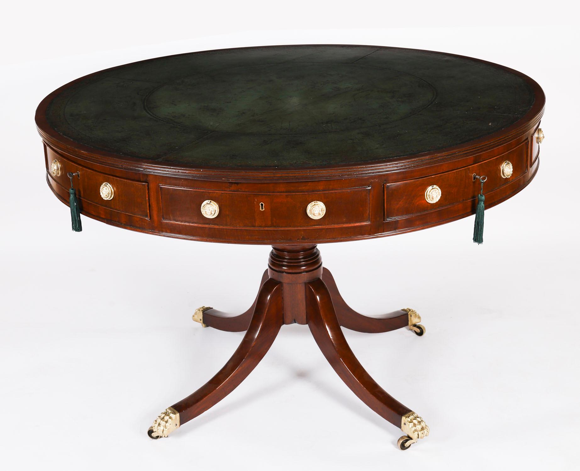 Antique George IV Flame Mahogany Library Drum Table 19th Century For Sale 7
