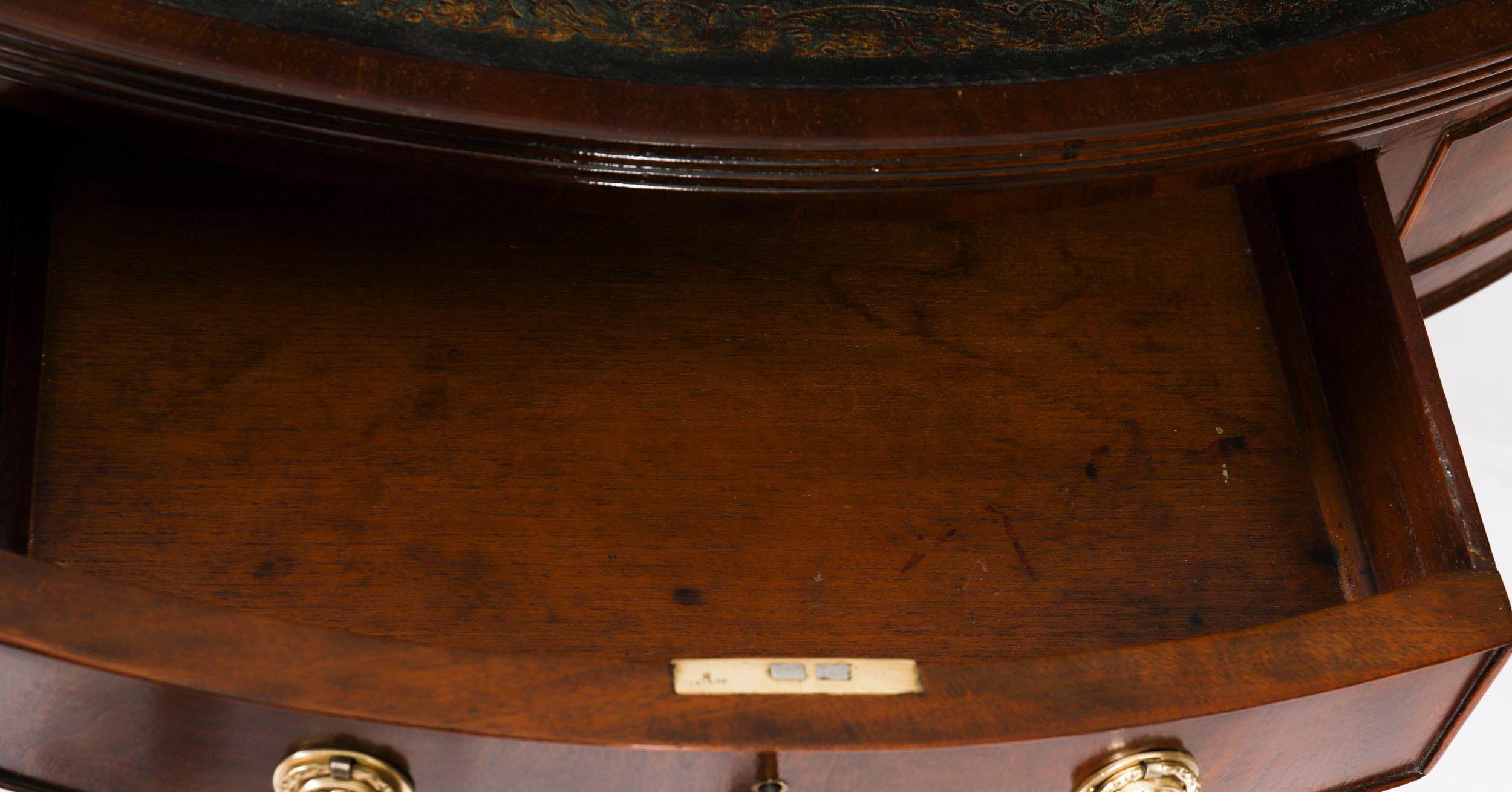 Antique George IV Flame Mahogany Library Drum Table 19th Century For Sale 9