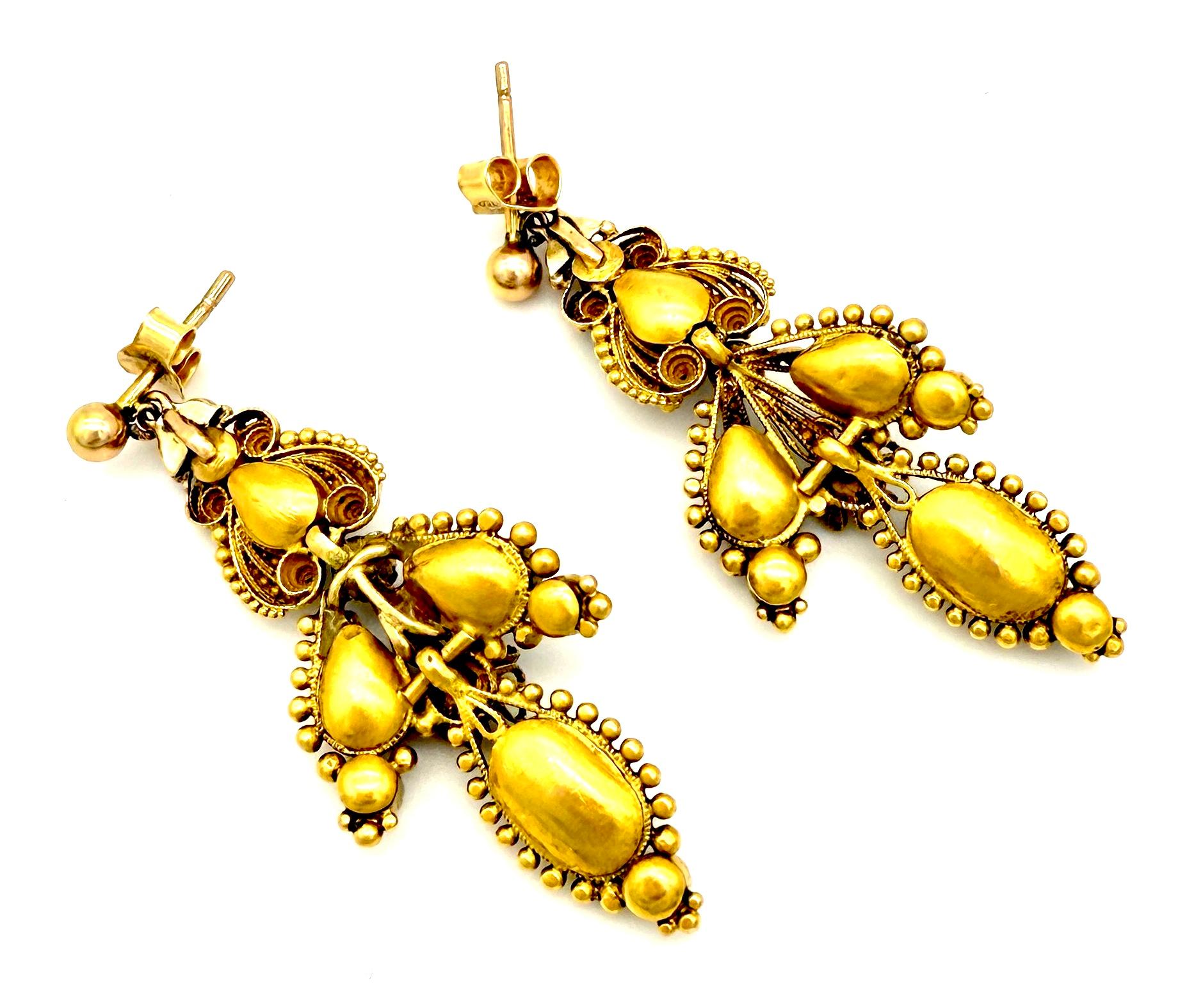 Antique George IV Gold 14K Dangle Earrings Garnets Natural Pearls In Good Condition For Sale In Munich, Bavaria