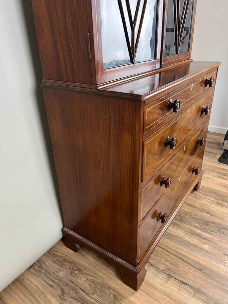 Antique George IV Mahogany Stepback Bookcase c. 1830 In Good Condition For Sale In Westfield, MA