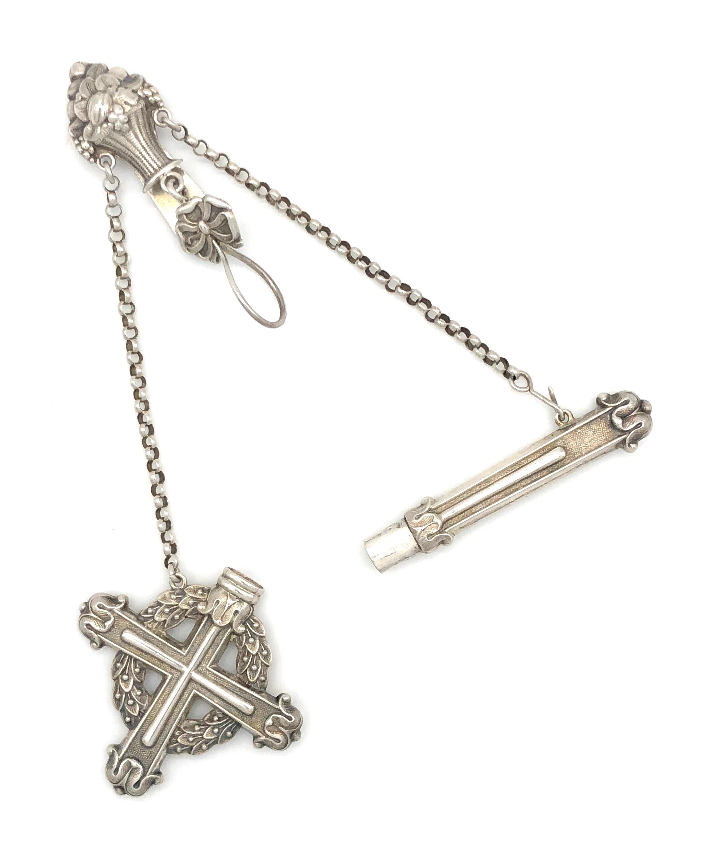 Antike George IV Silber Chatelaine Nadelarbeit Nadelkasten Kreuz Blumenstrauß im Zustand „Hervorragend“ im Angebot in Munich, Bavaria