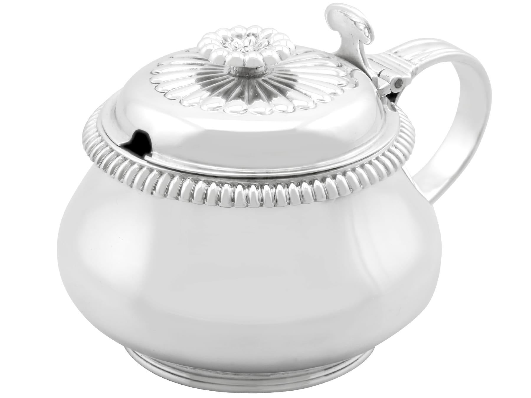 Inglese Antico vaso di senape in argento sterling di Giorgio IV in vendita