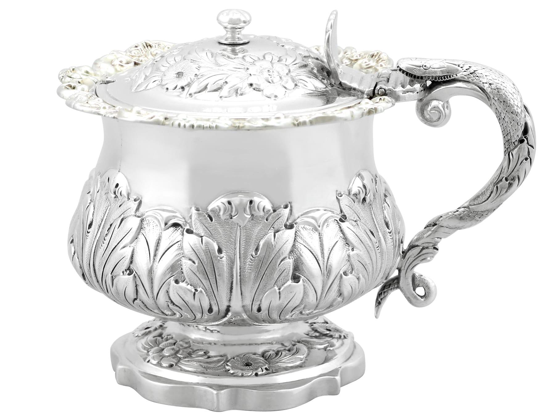 Antiguo tarro de mostaza de plata de ley Jorge IV en Excelente estado para la venta en Jesmond, Newcastle Upon Tyne