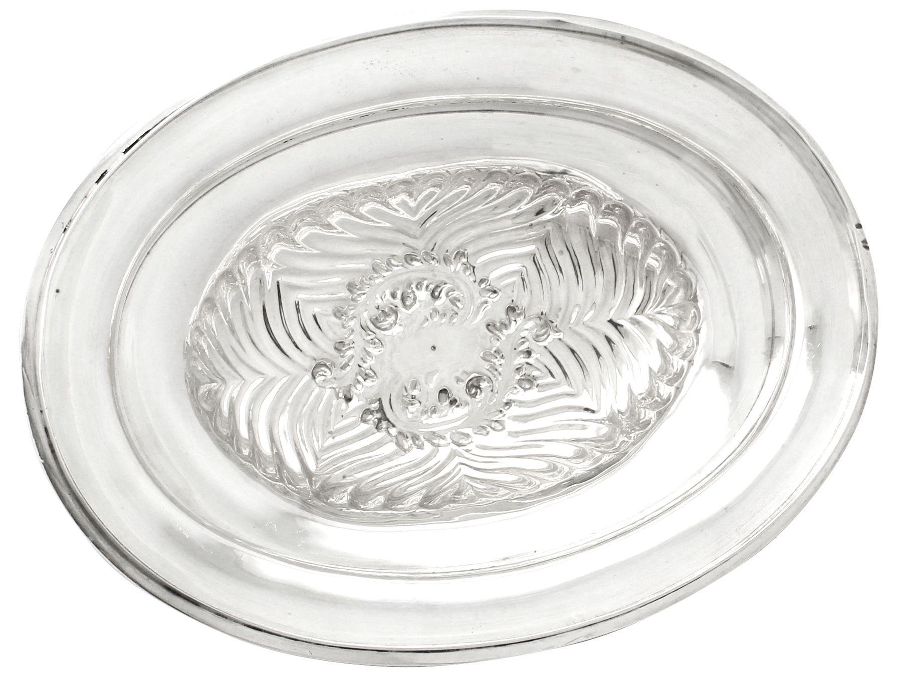 Sopera o centro de mesa antiguo de plata de ley en venta 9