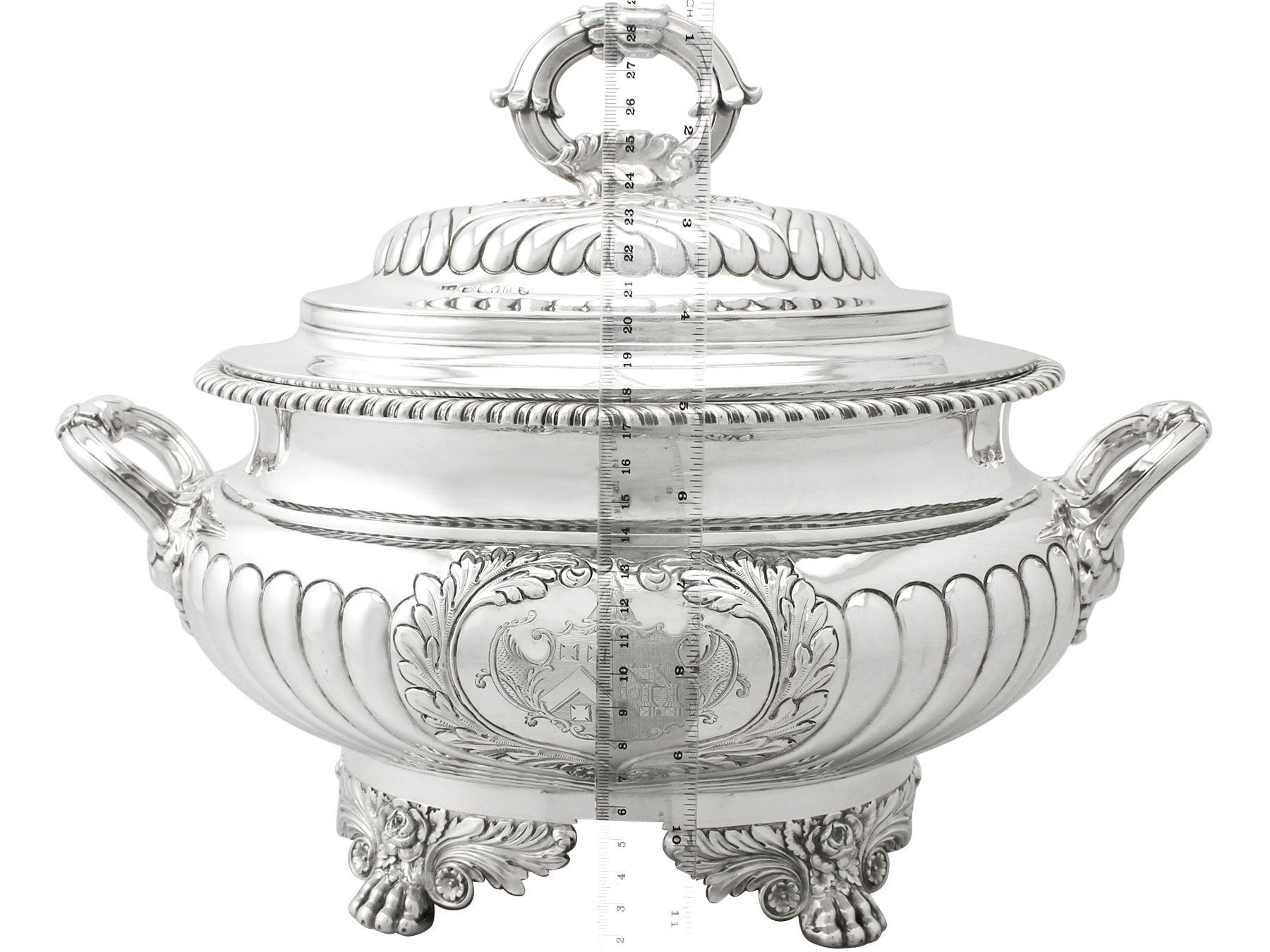 Soupière ou centre de table antique en argent Sterling en vente 11