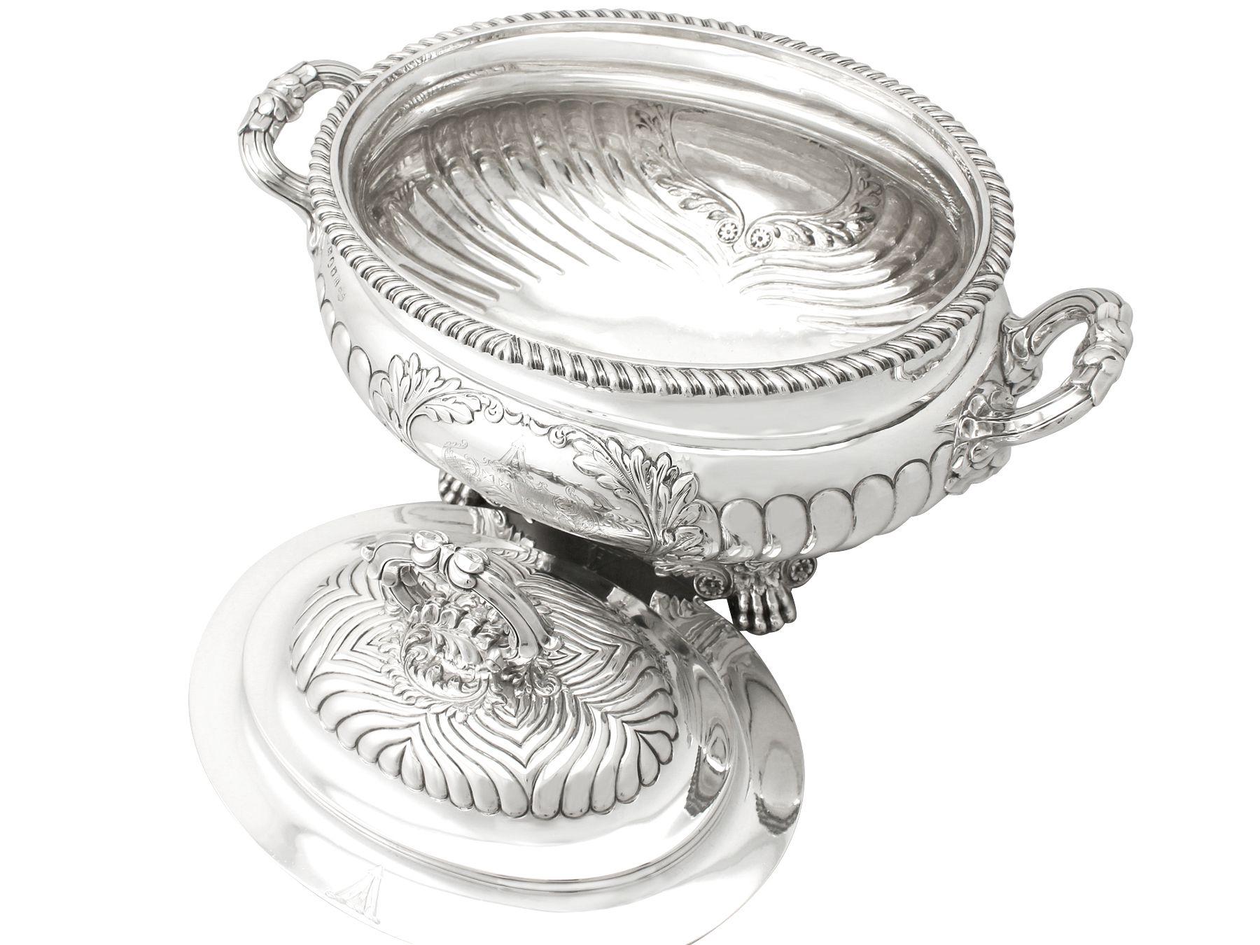 Antique Sterling Silver Soup Tureen or Centerpiece In Excellent Condition For Sale In Jesmond, Newcastle Upon Tyne
