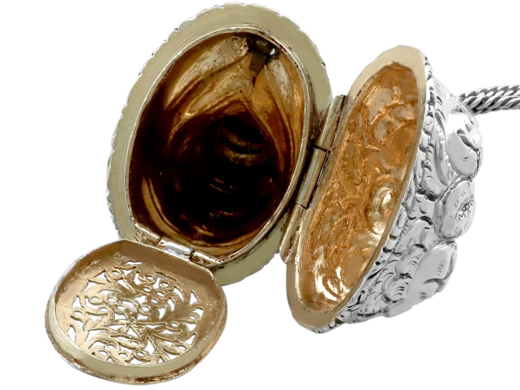 Vinaigrette ancienne en argent sterling en vente 5