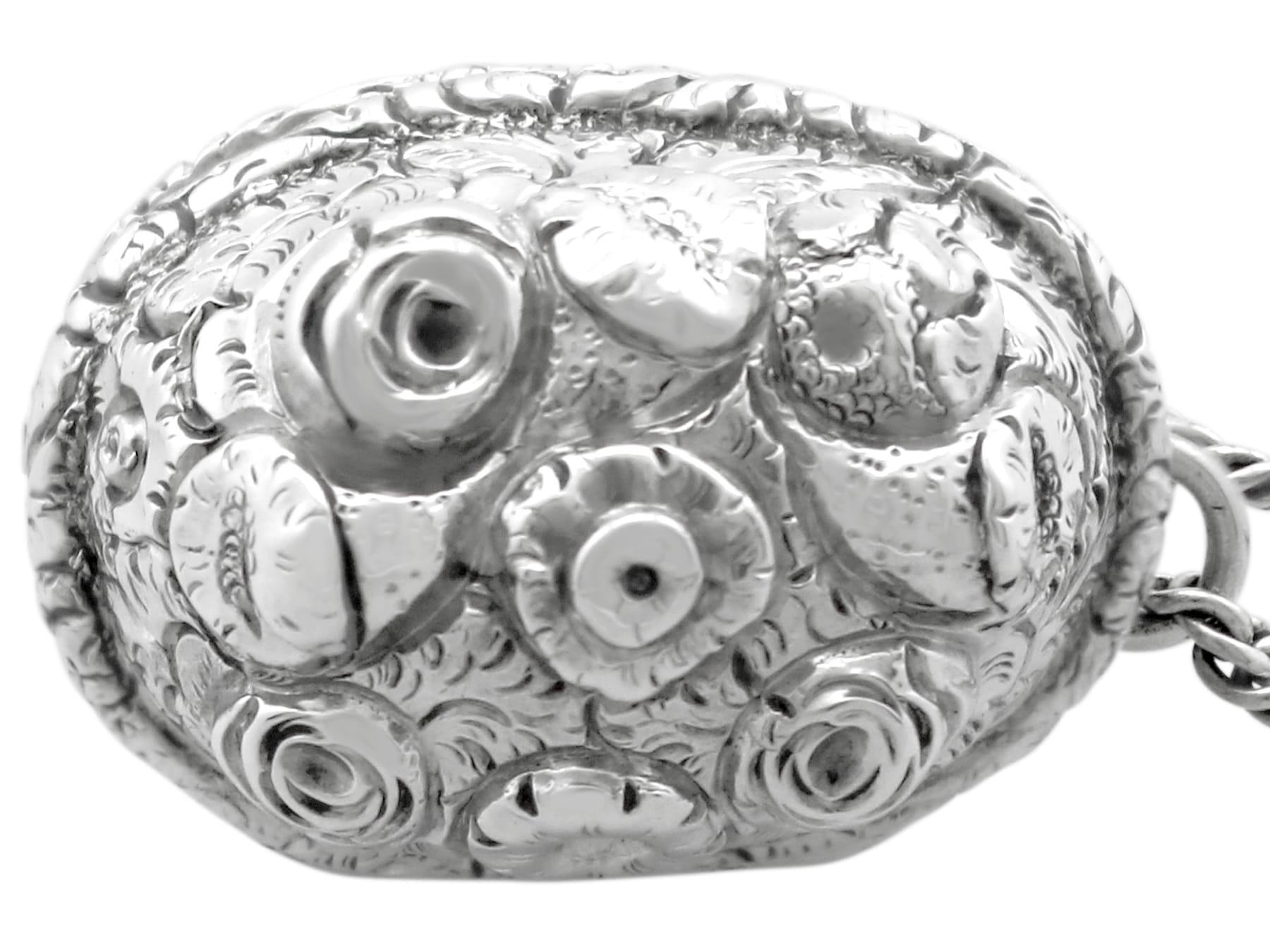 Vinaigrette ancienne en argent sterling en vente 3