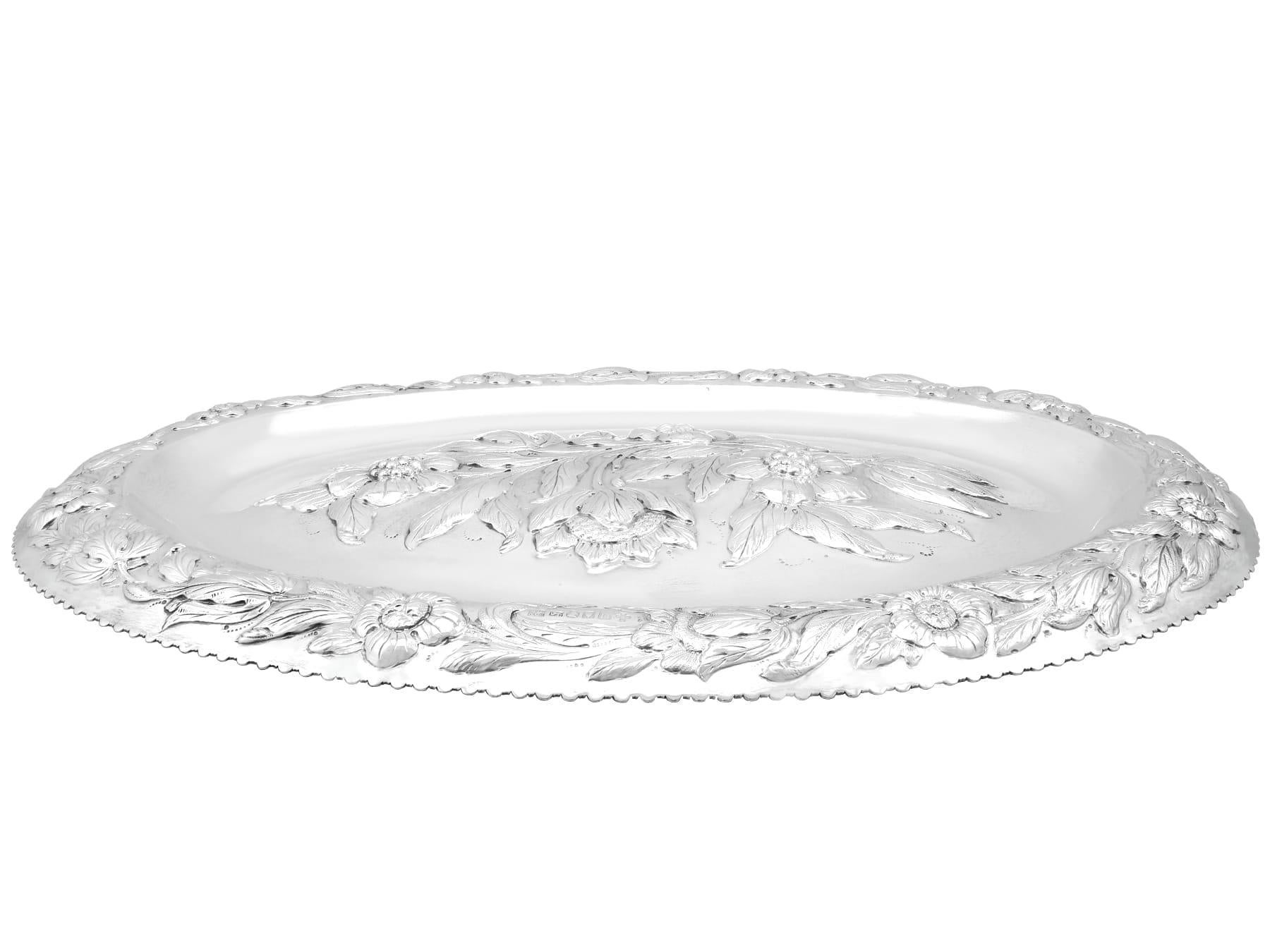 English Antique George IV York Sterling Silver Platter/Tray/Centrepiece For Sale