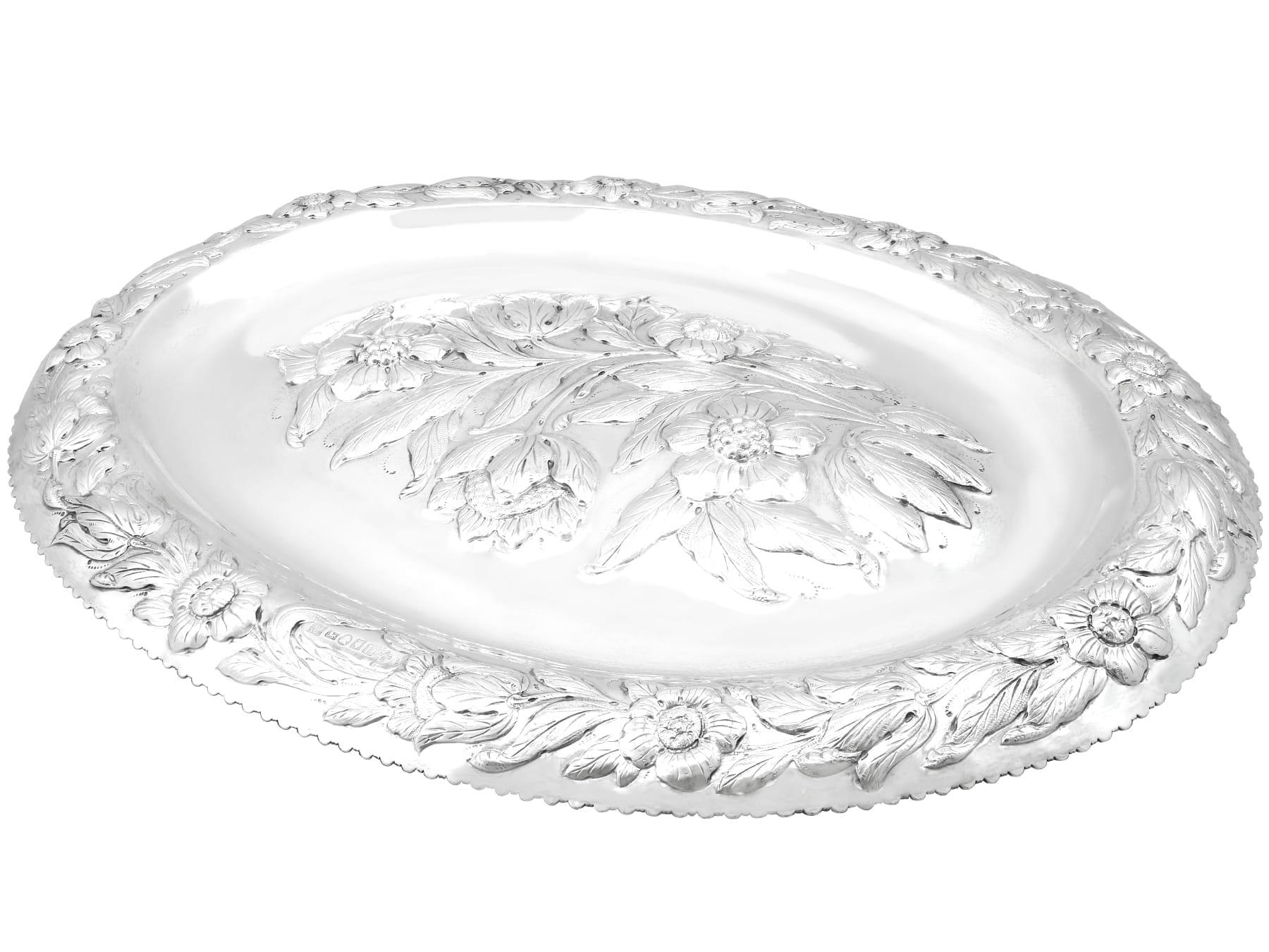 Antique George IV York Sterling Silver Platter/Tray/Centrepiece In Excellent Condition For Sale In Jesmond, Newcastle Upon Tyne