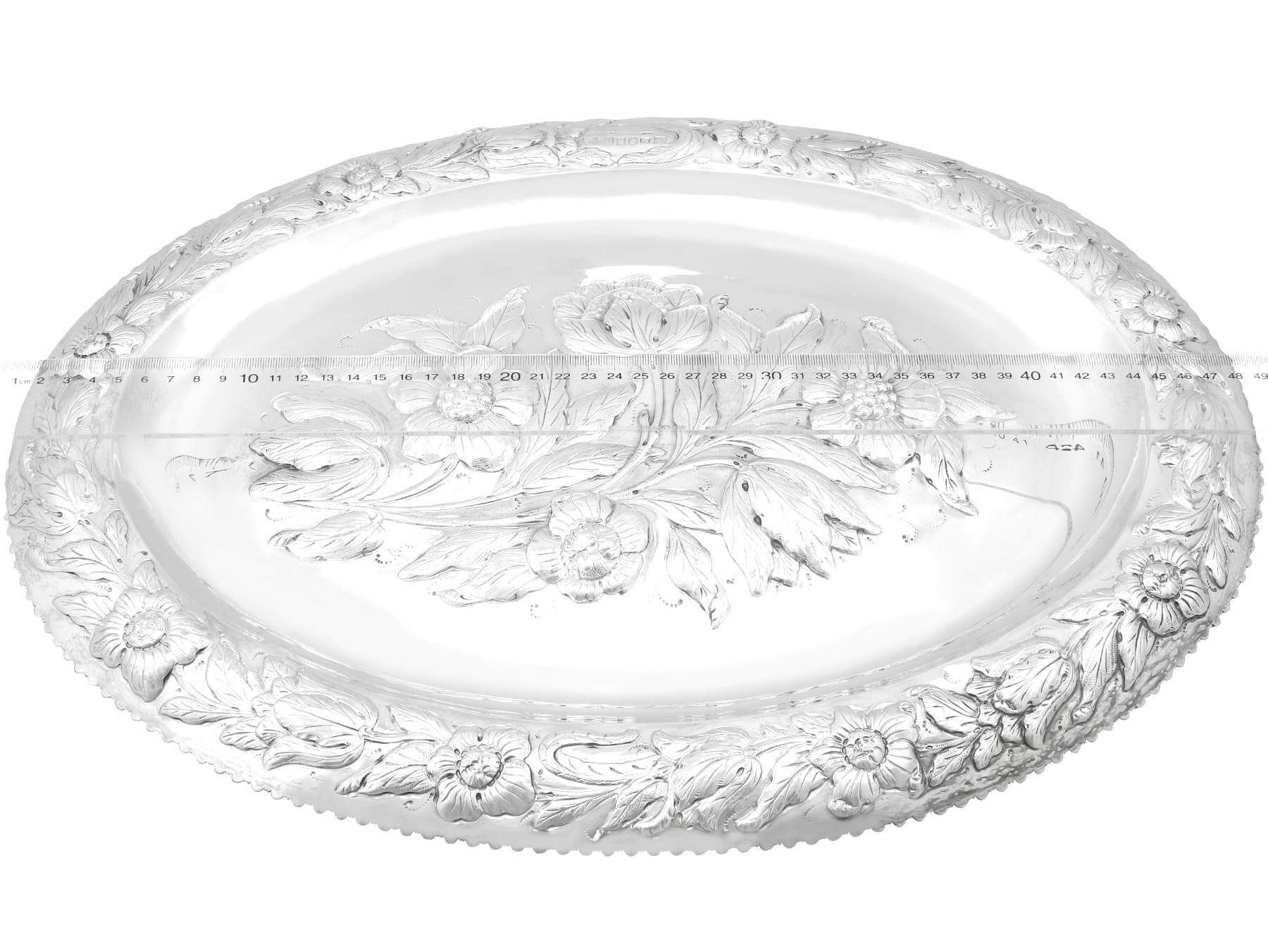 Antique George IV York Sterling Silver Platter/Tray/Centrepiece For Sale 4