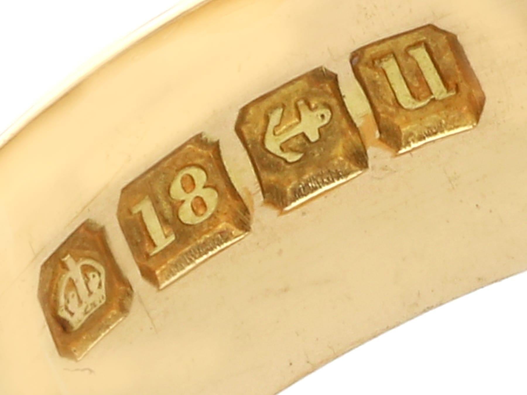 Antique George V 0.18Ct Diamond and 18k Yellow Gold Buckle Ring (1919) In Excellent Condition For Sale In Jesmond, Newcastle Upon Tyne