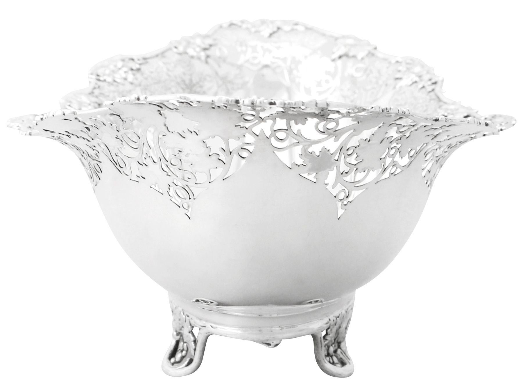 Great Britain (UK) Antique George V 1933 English Sterling Silver Fruit Dish