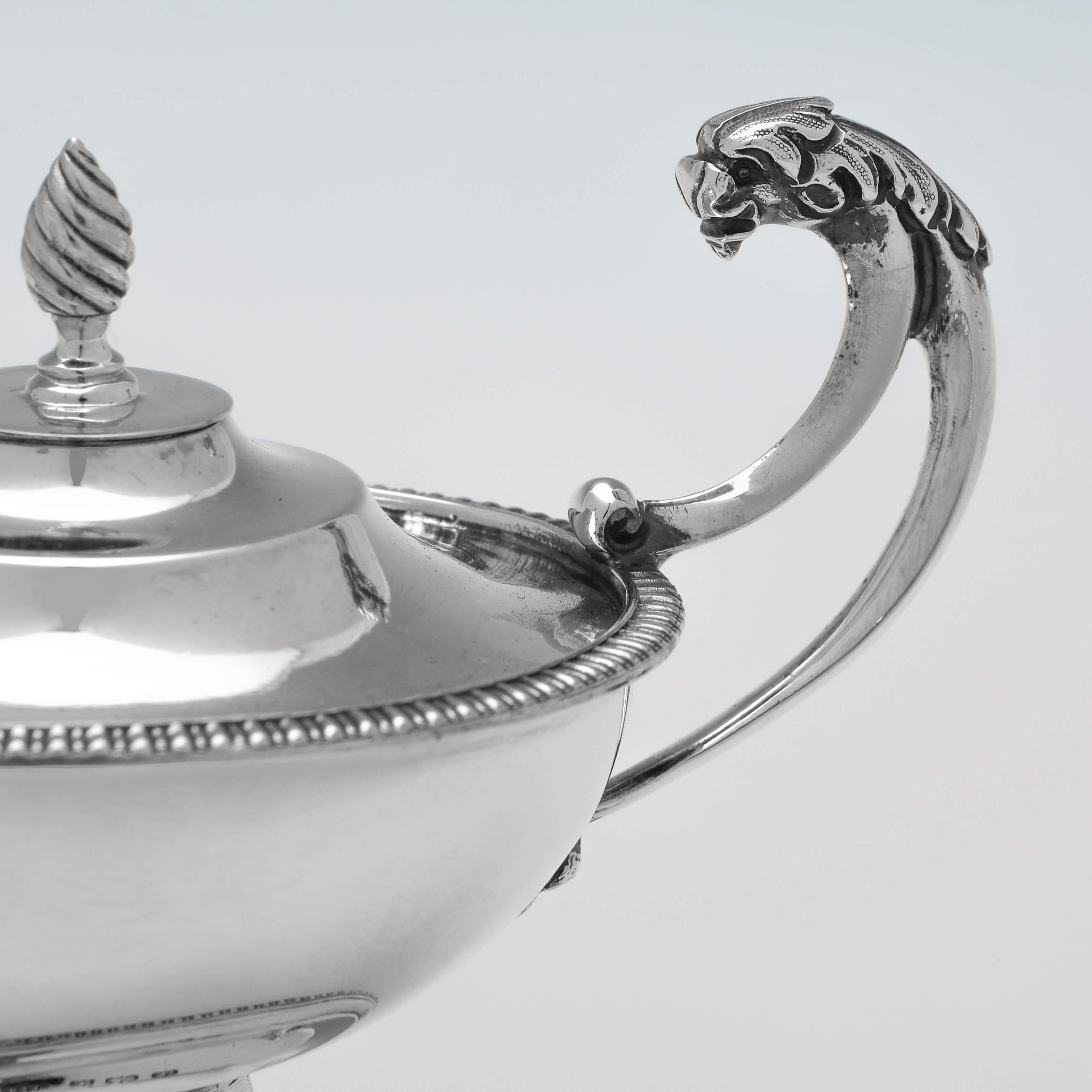 Ancienne lampe Aladdin's Lamp d'époque George V en argent sterling, 1920 Bon état - En vente à London, London