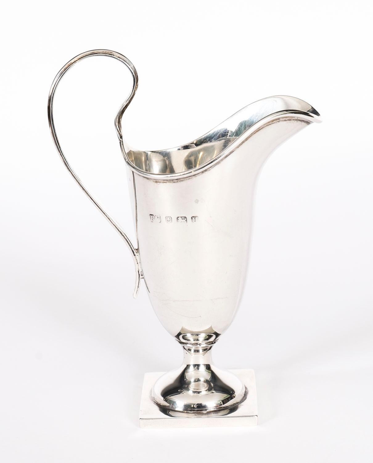 Ancienne cruche à crème en argent de Robert George Silver Robert Pringle & Sons 20e siècle en vente 1