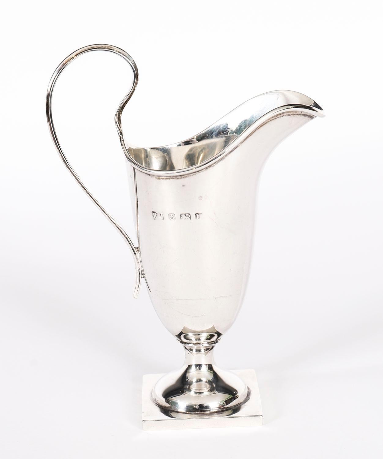 Ancienne cruche à crème en argent de Robert George Silver Robert Pringle & Sons 20e siècle en vente 3