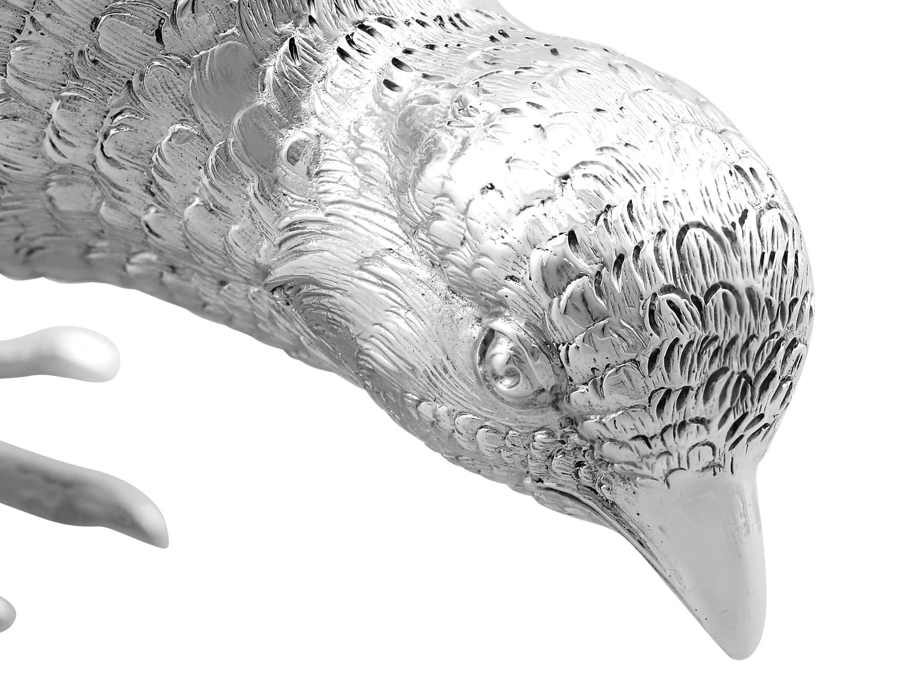 Antiguo adorno de pájaro de plata de ley Jorge V (1926) en venta 1