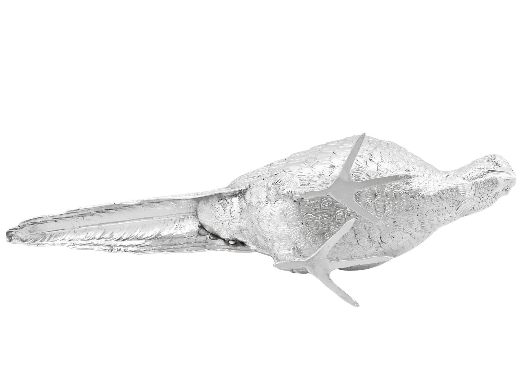 Antiguo adorno de pájaro de plata de ley Jorge V (1926) en venta 4
