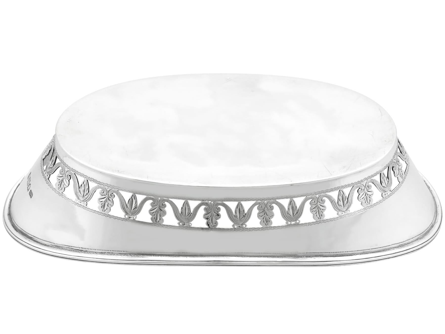 Antico piatto da pane in argento sterling Giorgio V (1910) in vendita 1