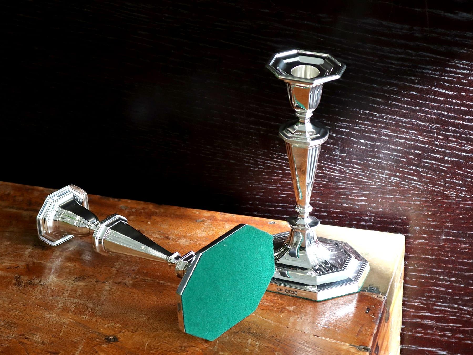 Antique George V Sterling Silver Candlesticks (1912) In Excellent Condition For Sale In Jesmond, Newcastle Upon Tyne