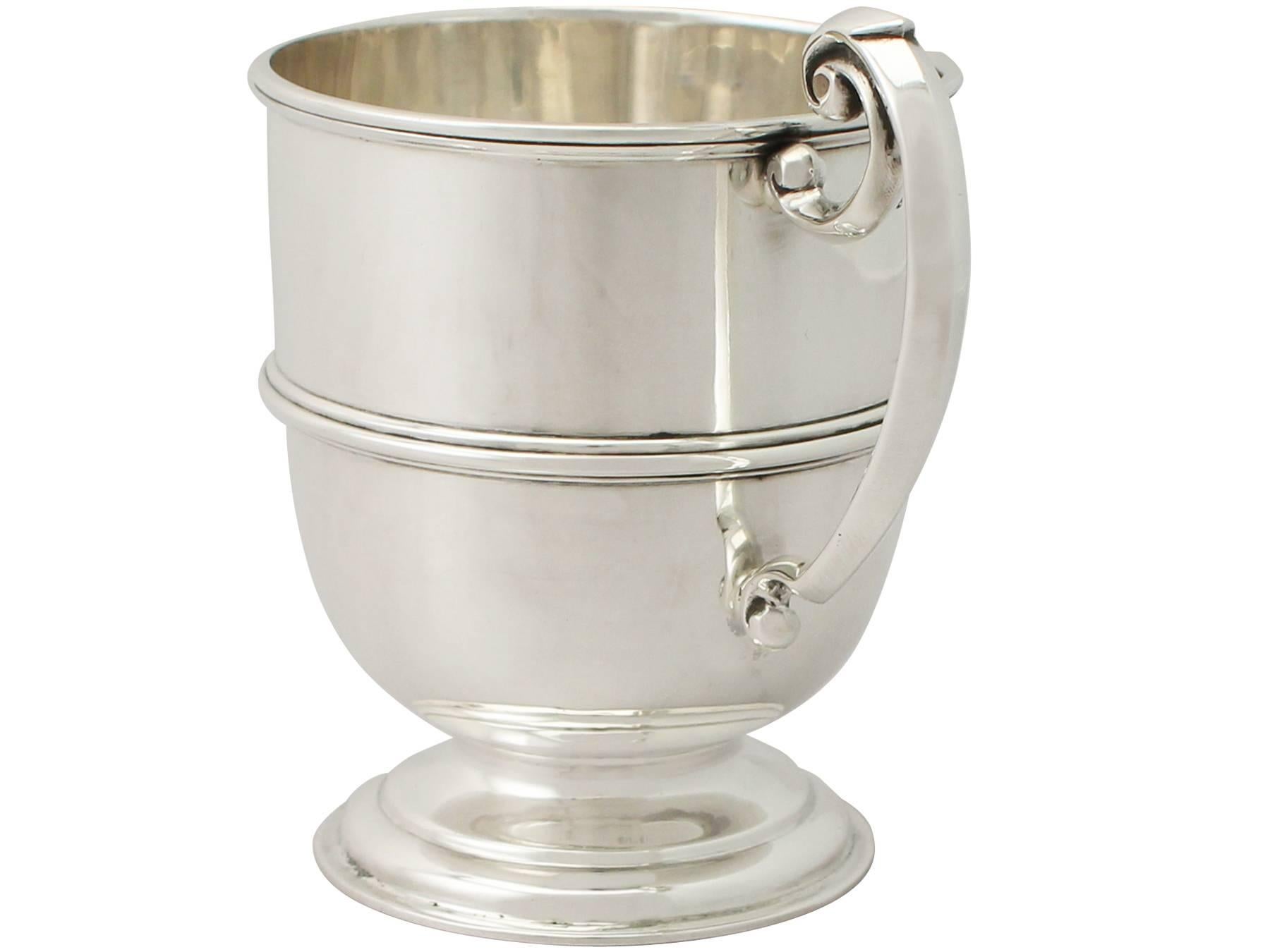 Antique George V Sterling Silver Christening Mug In Excellent Condition In Jesmond, Newcastle Upon Tyne