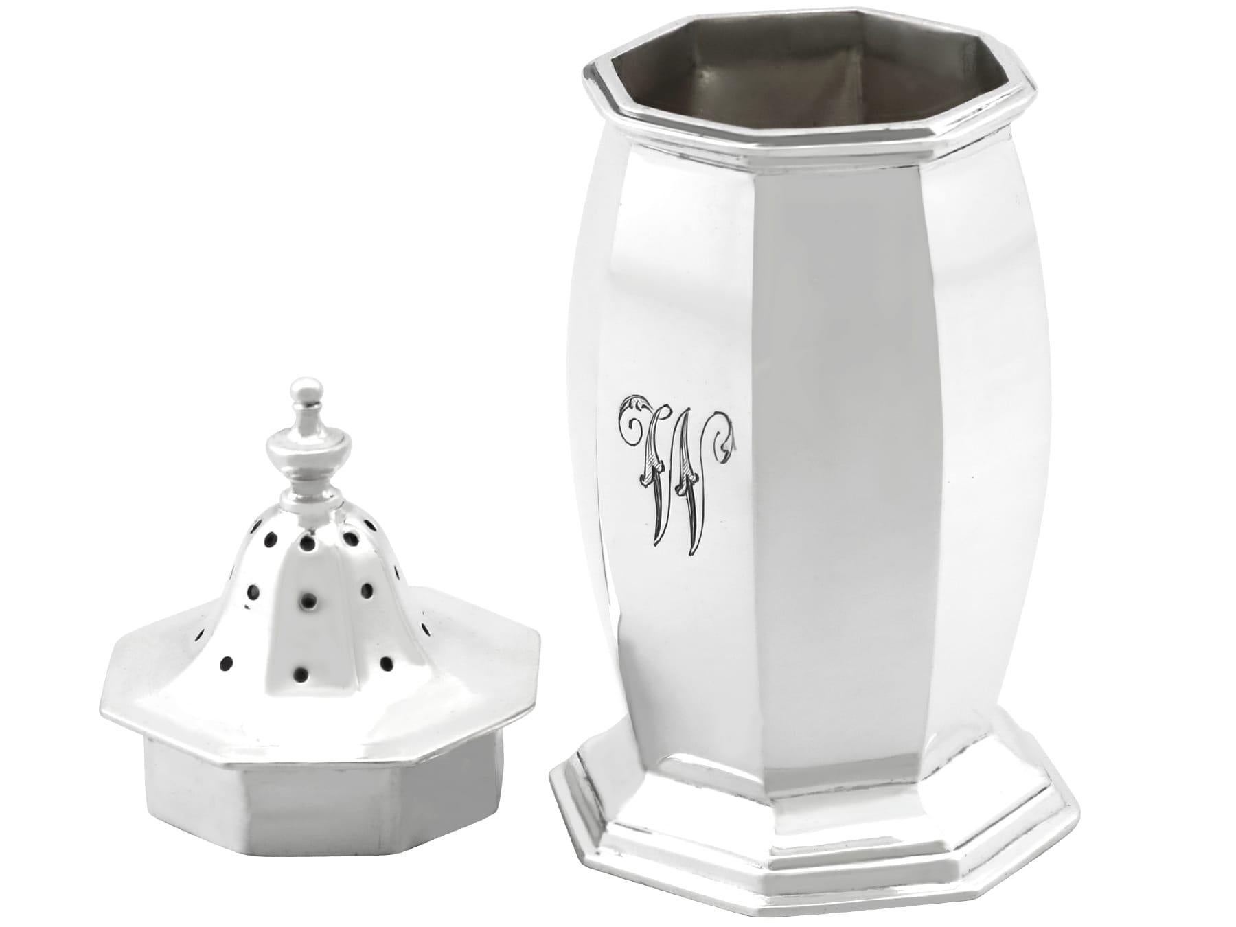 Antico set di condimenti in argento sterling di Giorgio V in vendita 4