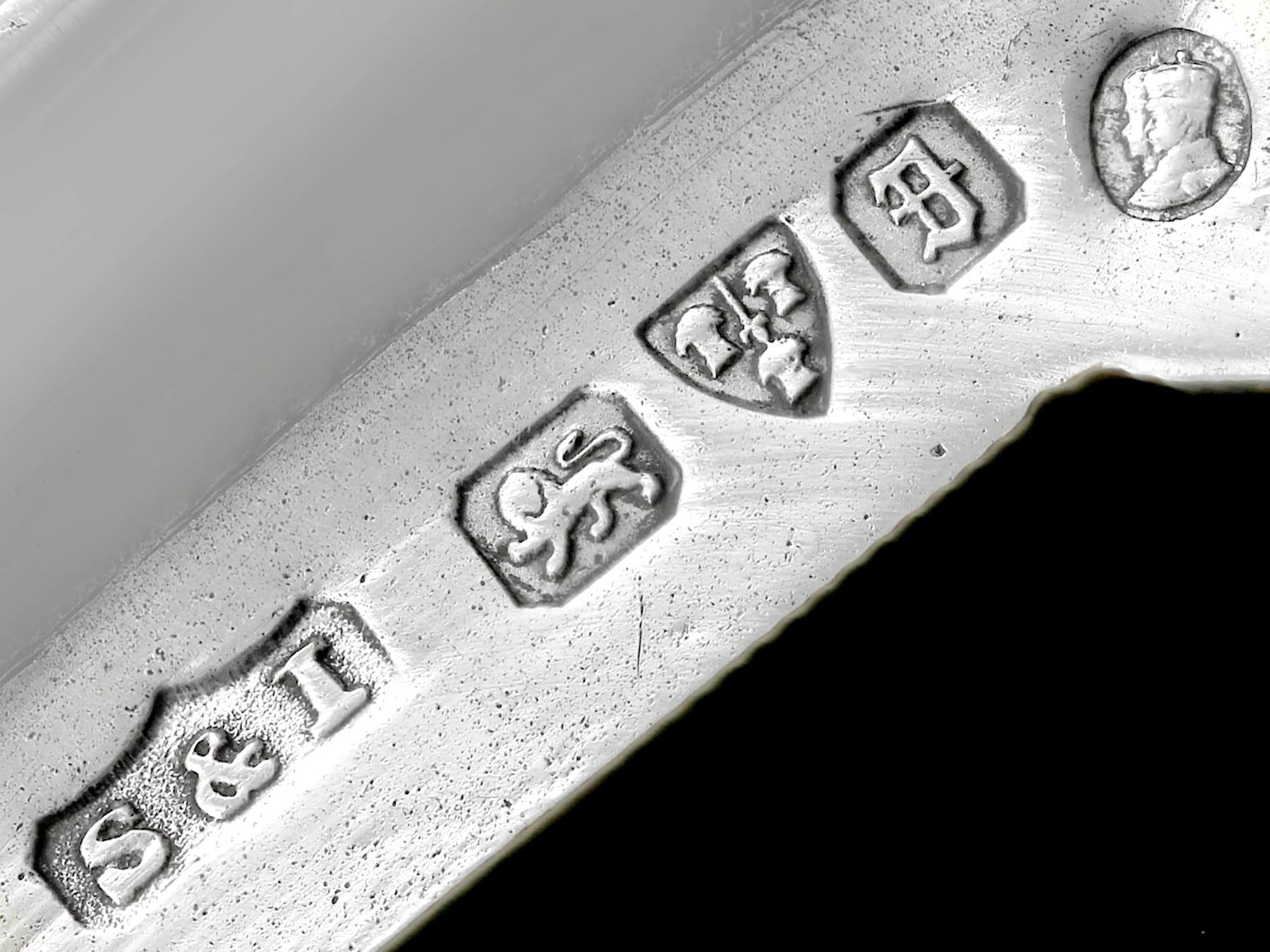 Antico set di condimenti in argento sterling di Giorgio V in vendita 7