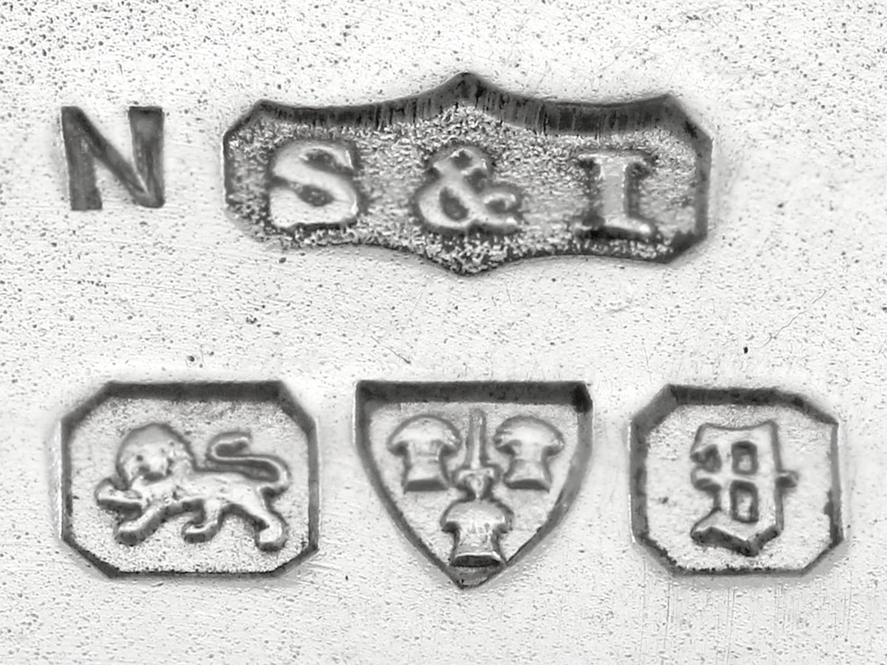Antico set di condimenti in argento sterling di Giorgio V in vendita 9