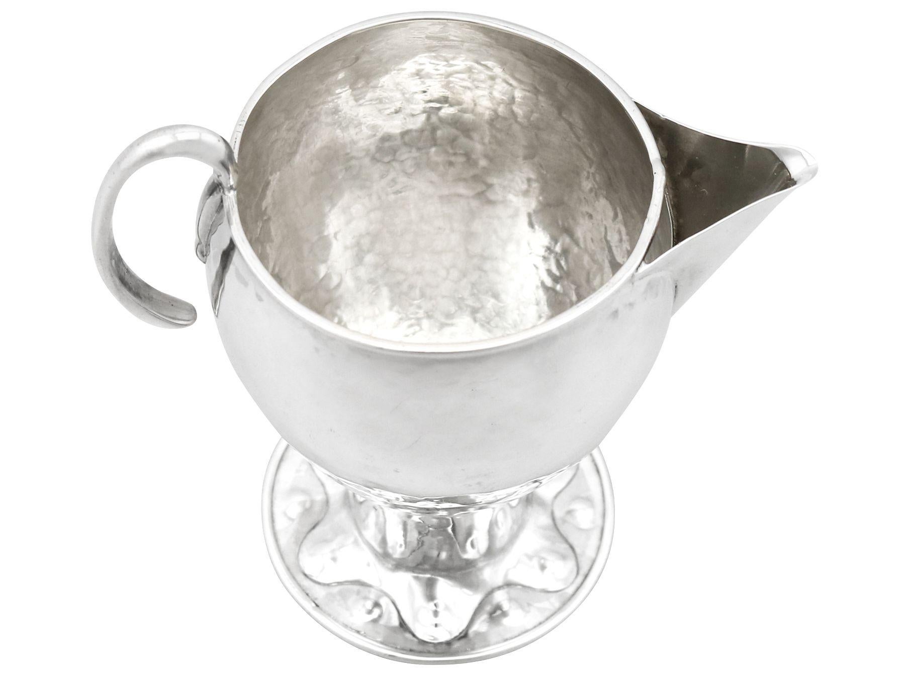 Antique George V Sterling Silver Cream Jug by A E Jones In Excellent Condition For Sale In Jesmond, Newcastle Upon Tyne