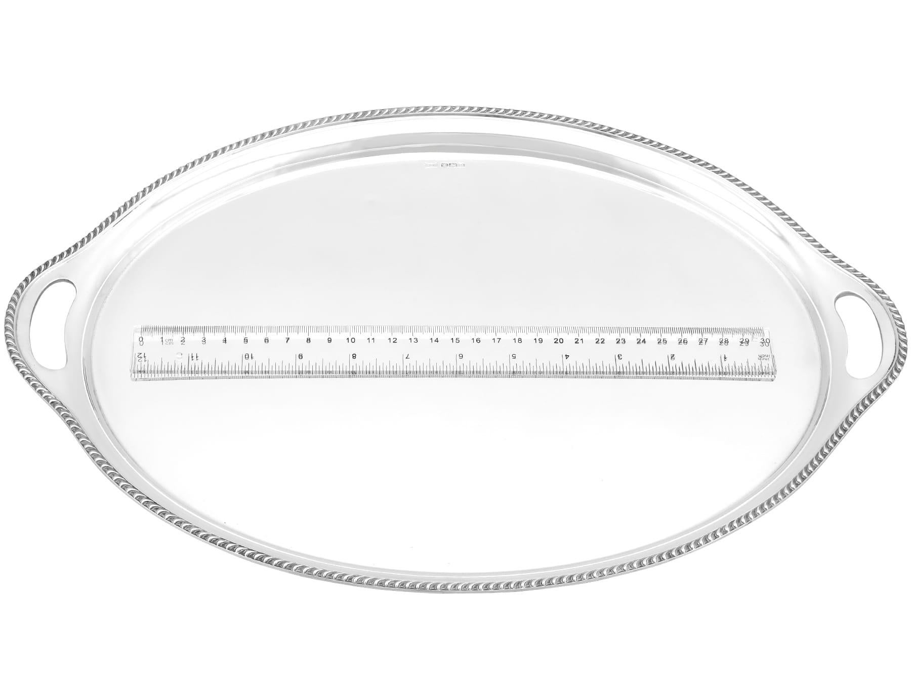 Bandeja para bebidas antigua de plata de ley de Jorge V (1931) en venta 3