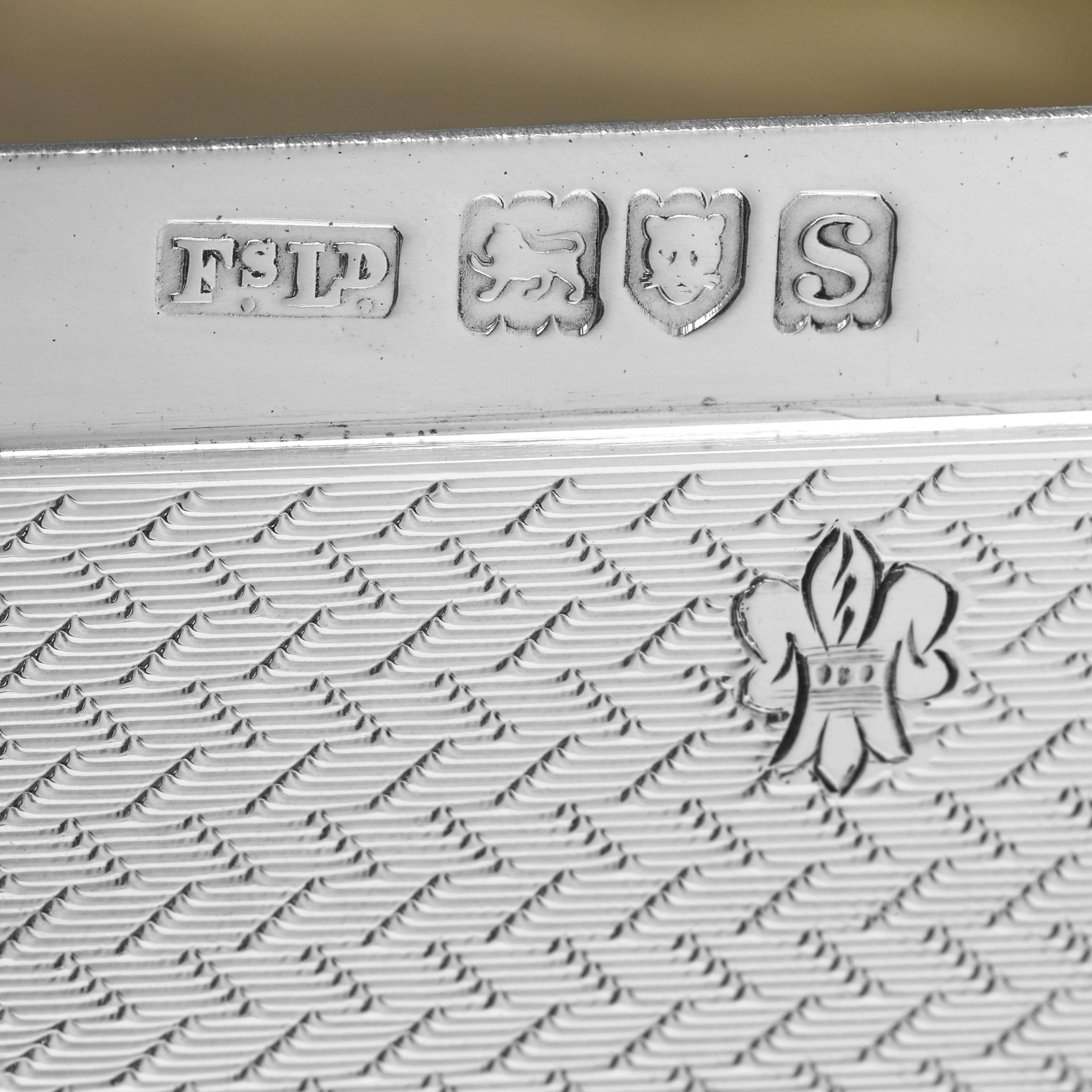 Inizio XX secolo Antico cofanetto in argento sterling George V Engine Turned Box di Finnigans Ltd., 1913 in vendita