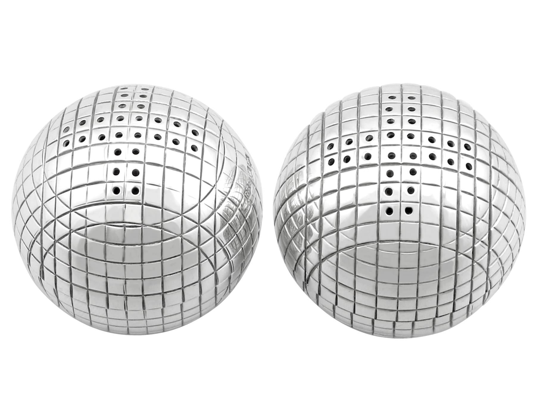 Pimientos antiguos para pelotas de golf de plata de ley Jorge V (1922) en Excelente estado para la venta en Jesmond, Newcastle Upon Tyne