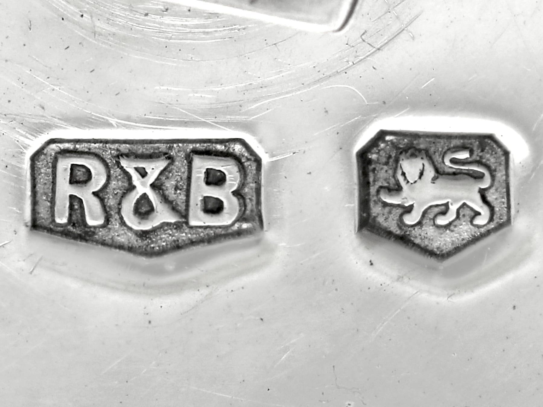 Pimientos antiguos para pelotas de golf de plata de ley Jorge V (1922) en venta 5