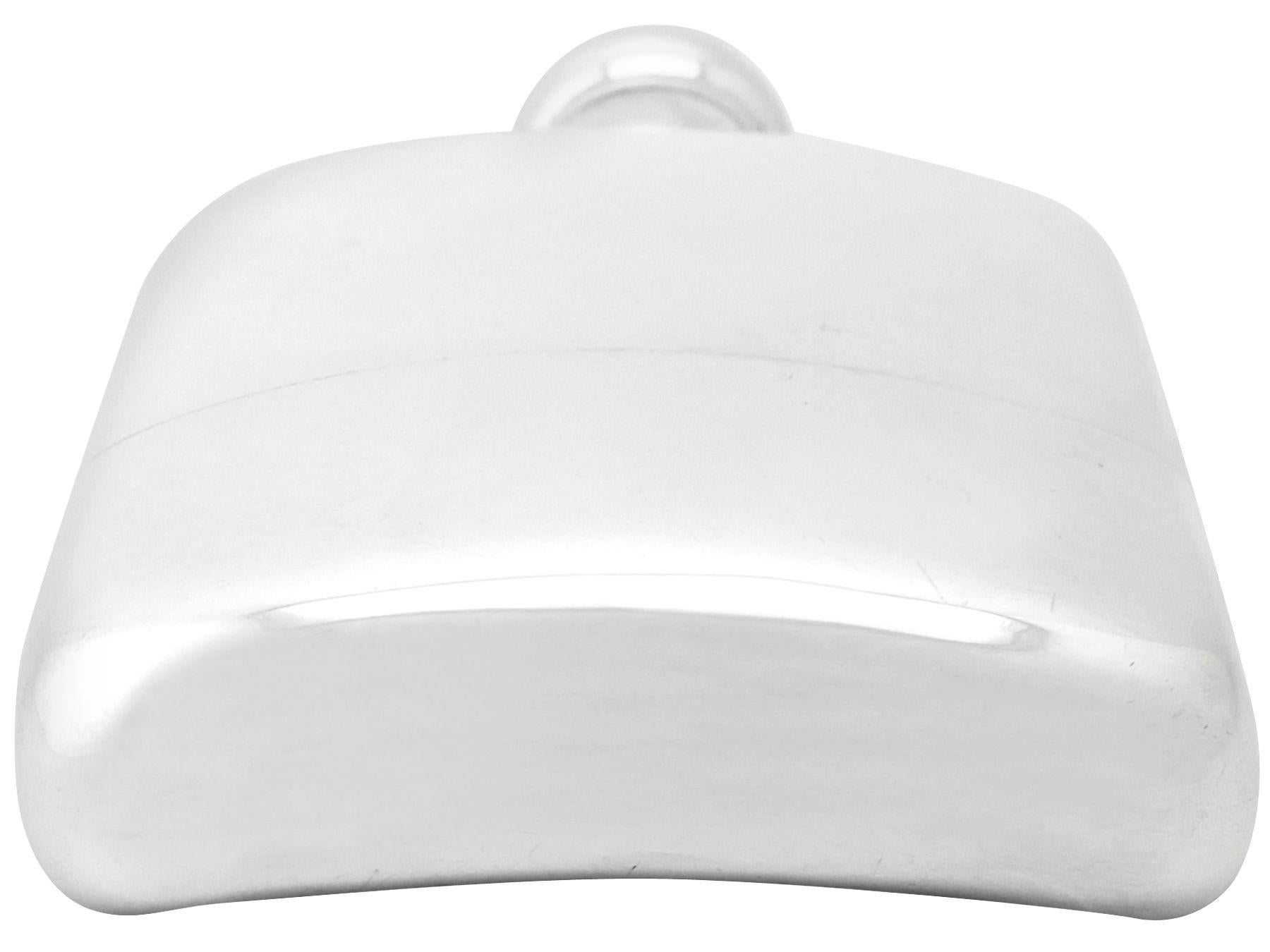 Inglese Stokes & Ireland Ltd, antica borraccia in argento sterling in vendita