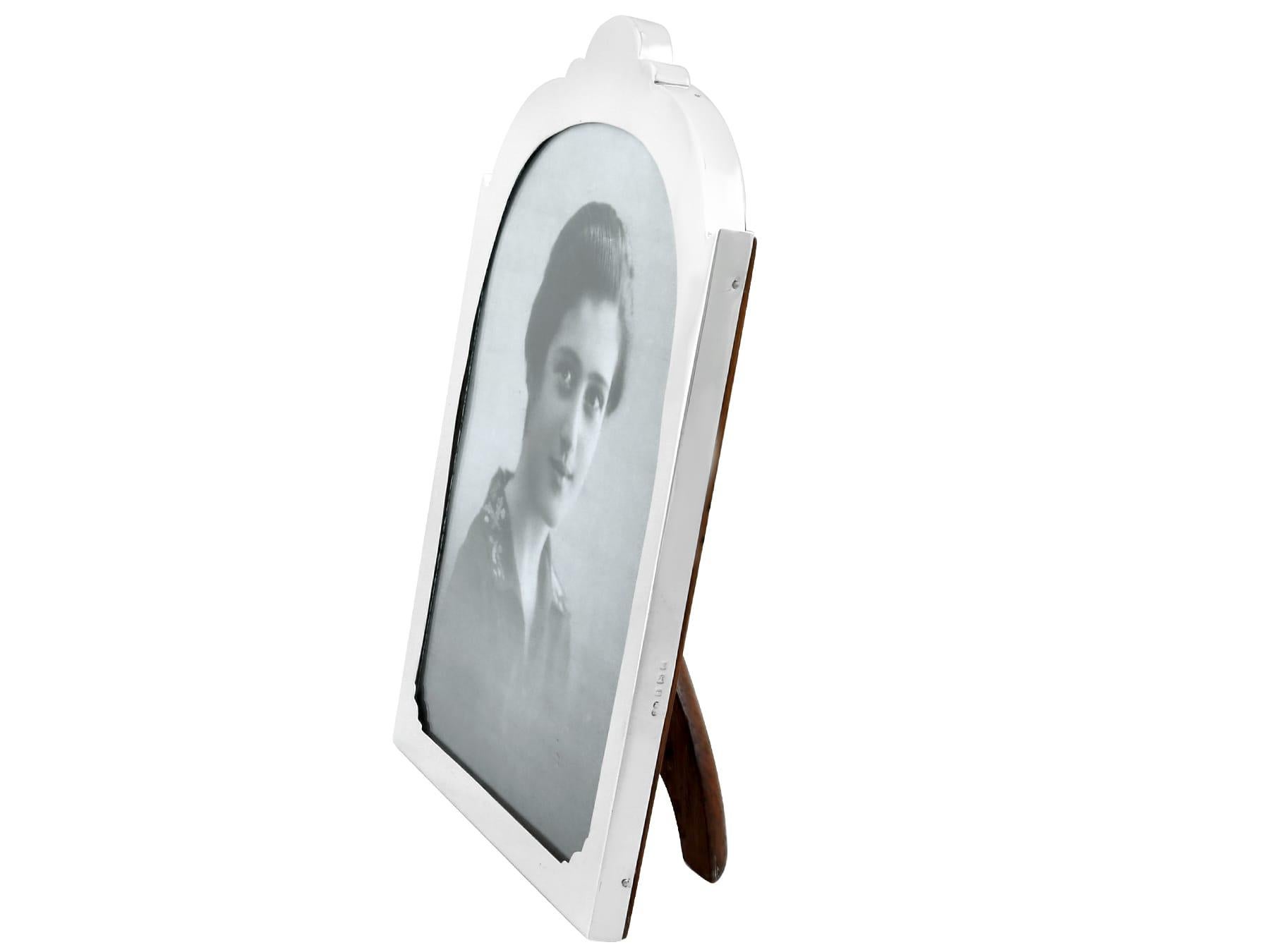 English 1920s Sterling Silver Photograph Frame For Sale