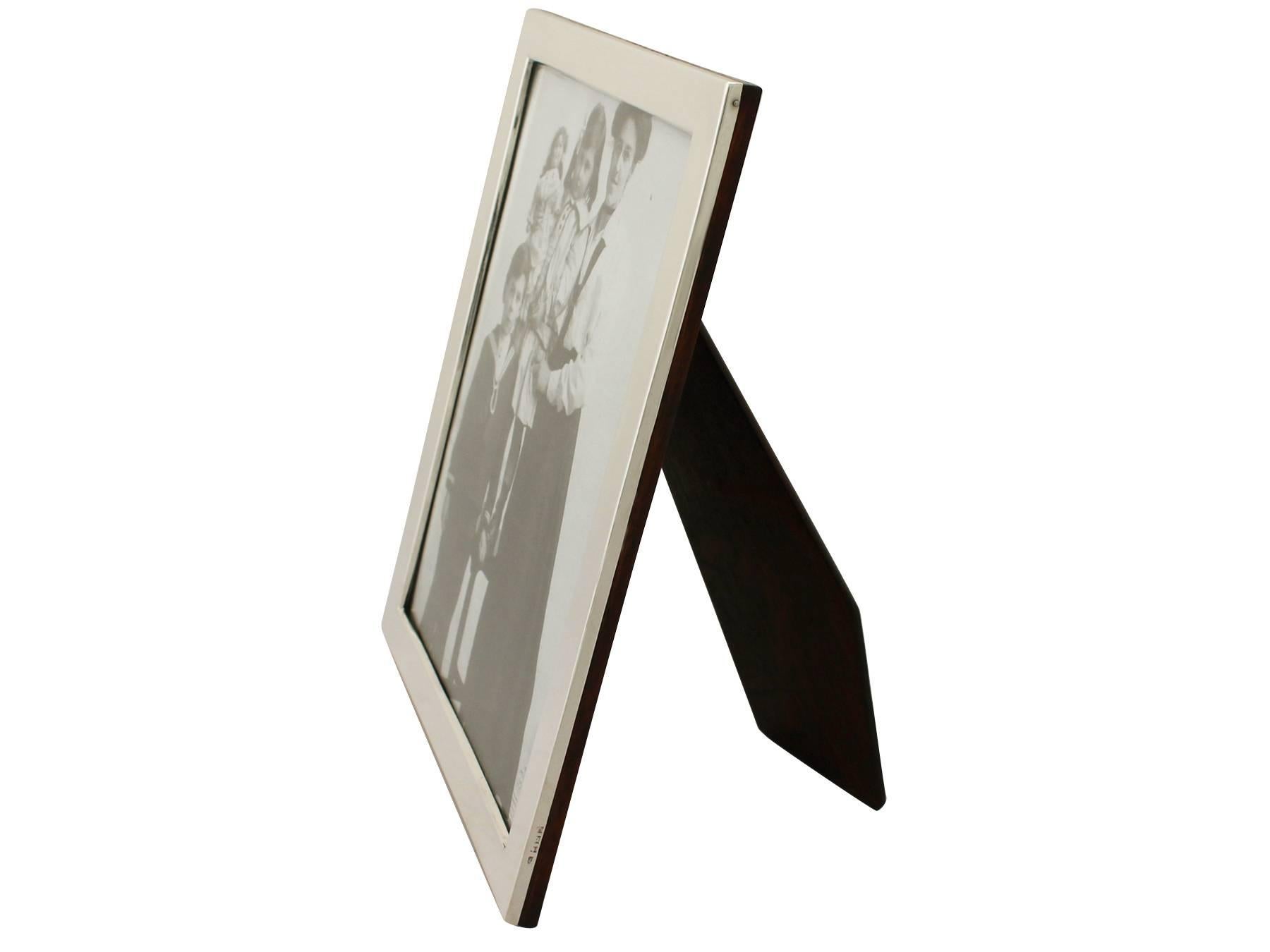 Antique George V Sterling Silver Photograph Frame In Excellent Condition In Jesmond, Newcastle Upon Tyne