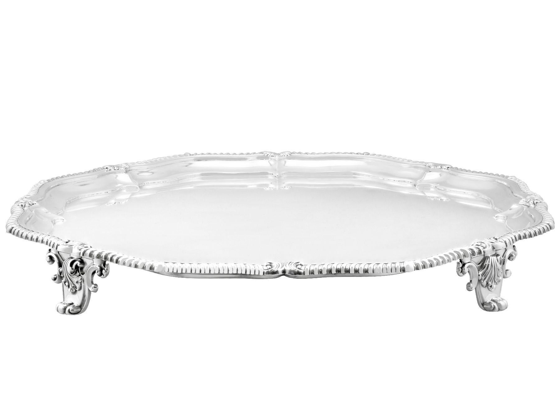 Antique George V Sterling Silver Salver In Excellent Condition In Jesmond, Newcastle Upon Tyne