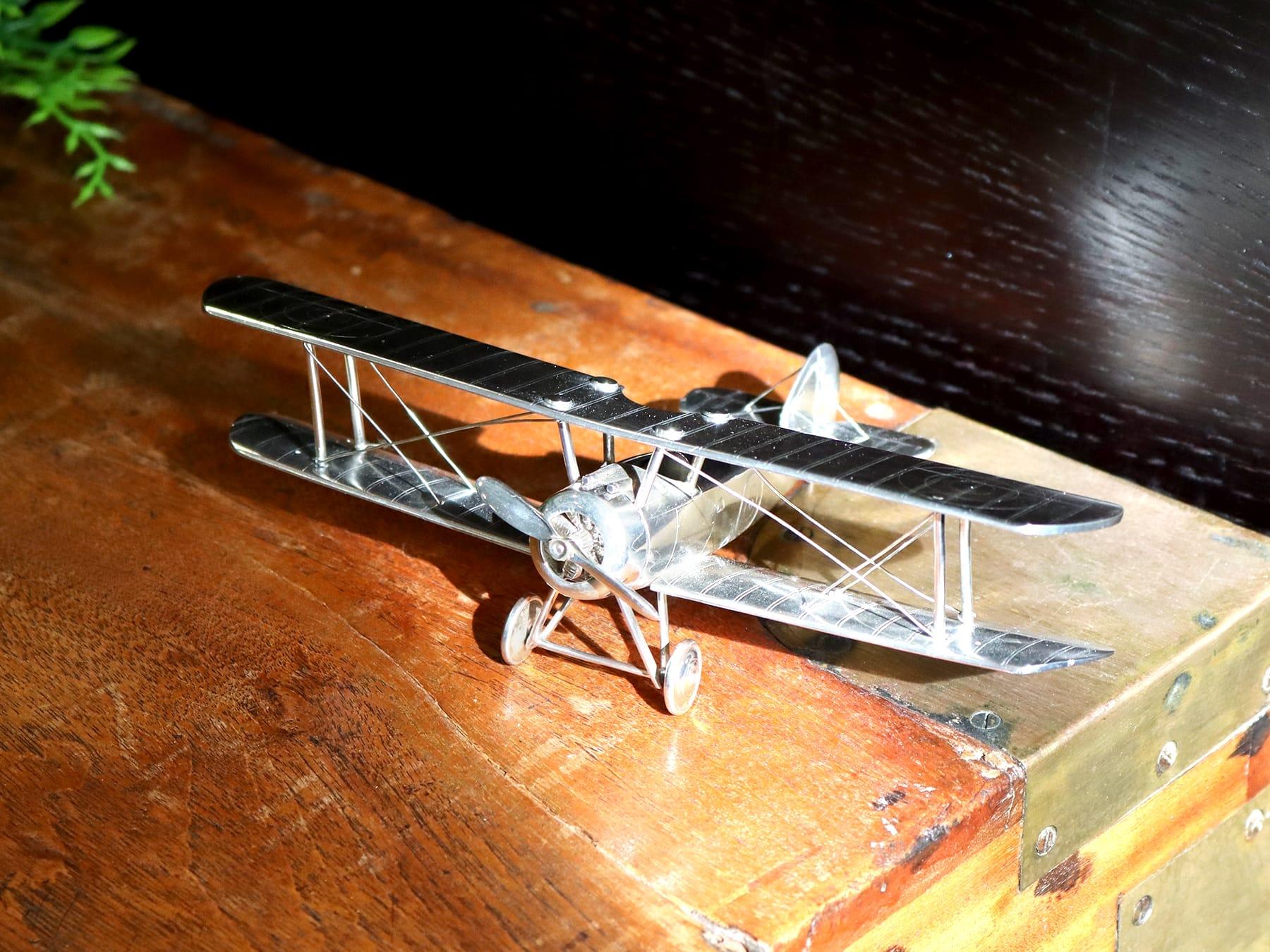 Inglese Antico soprammobile Sopwith Biplano in argento di Giorgio V (1919) in vendita