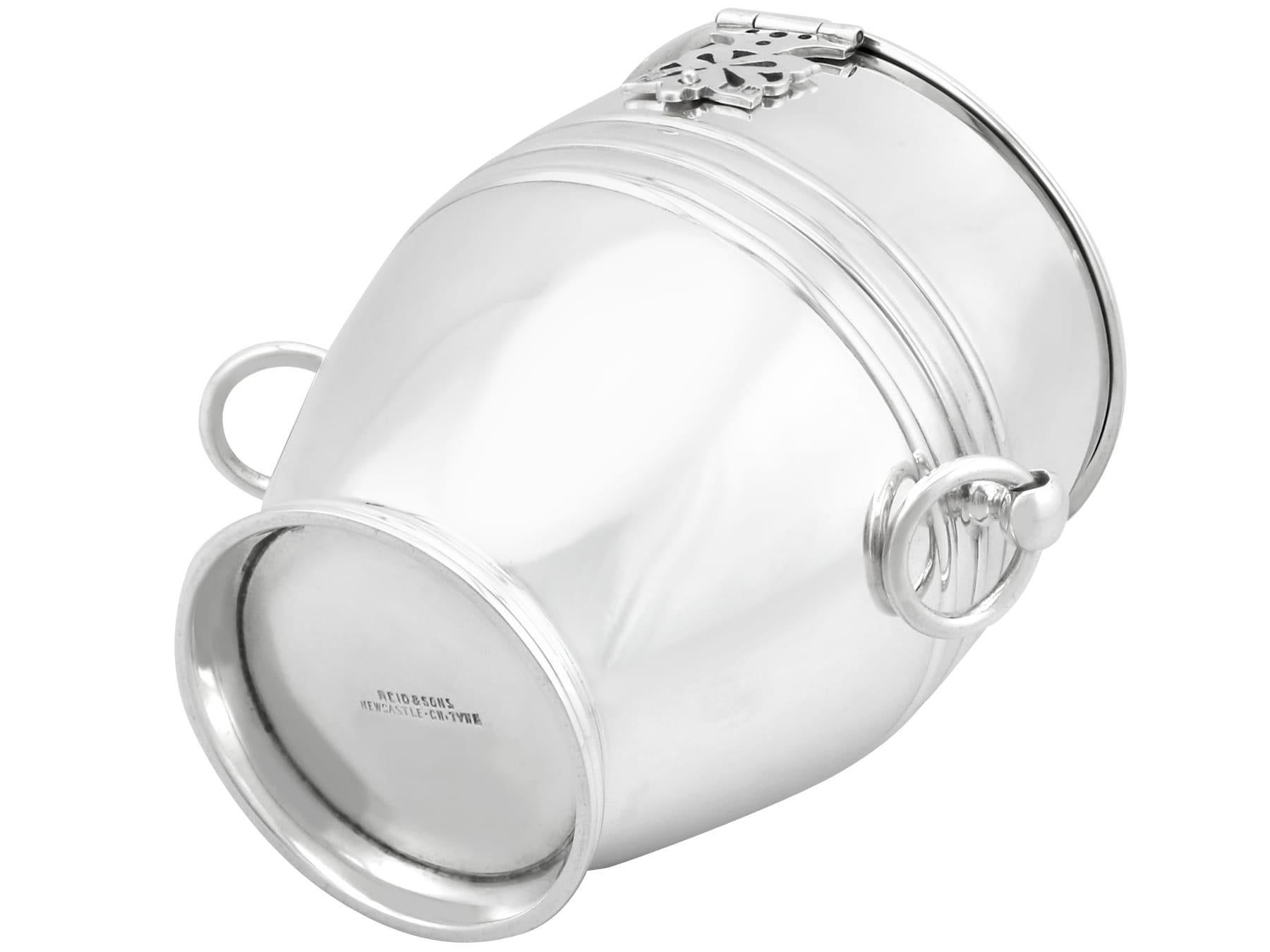 Antique George V Sterling Silver Tea Caddy and Spoon (1914) For Sale 8
