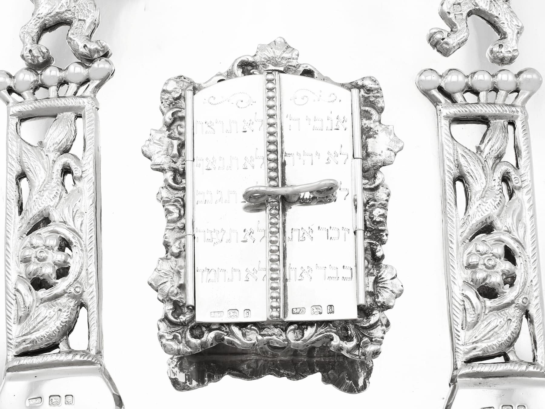 Début du 20ème siècle Plastron de Torah antique George V en argent sterling en vente