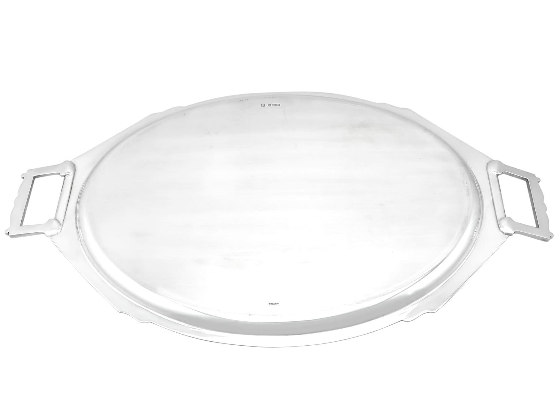 Bandeja para bebidas antigua Jorge VI Art Decó de plata de ley con asas (1937) en venta 1