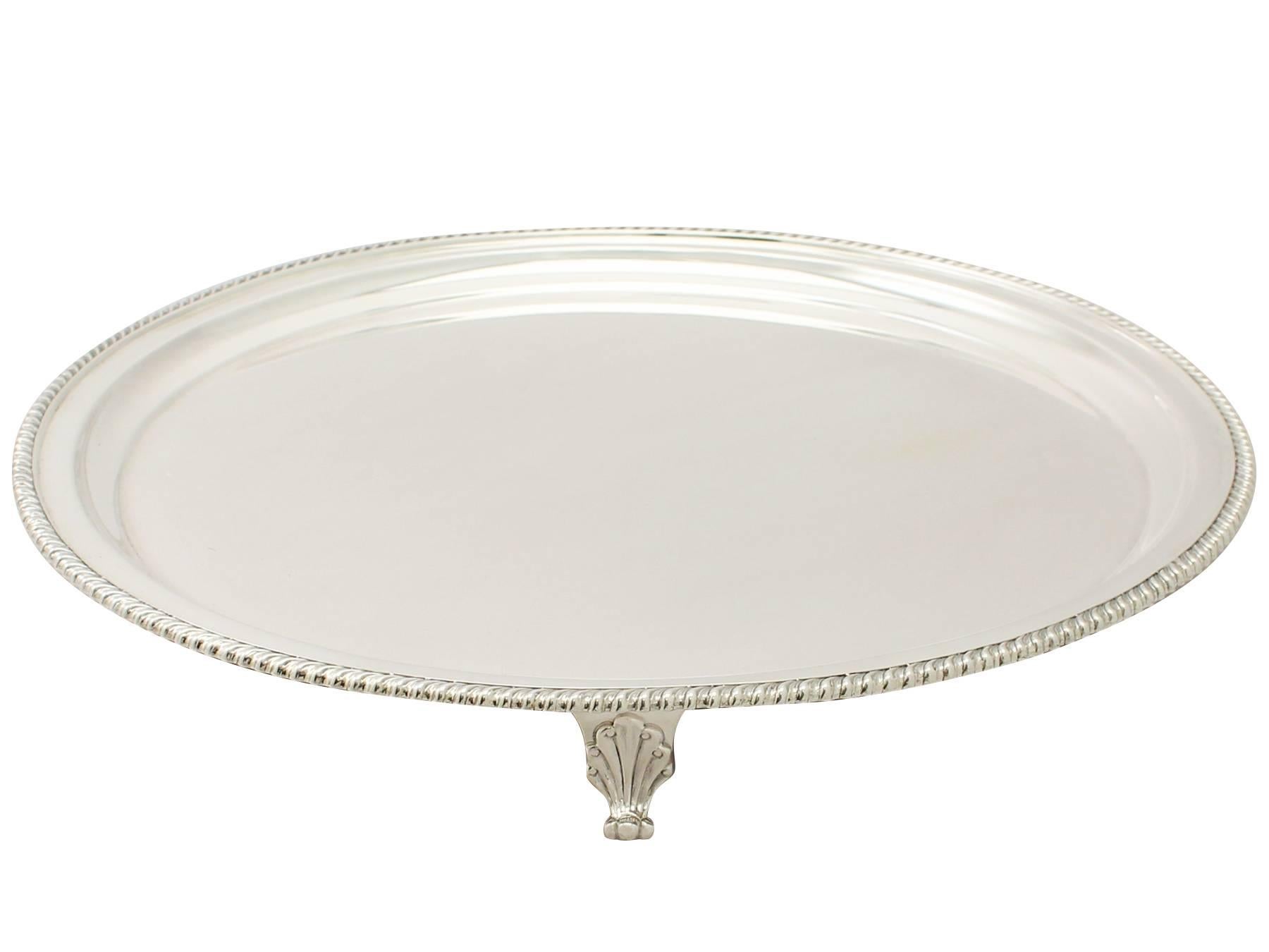 Antique English Sterling Silver Presentation Salver In Excellent Condition For Sale In Jesmond, Newcastle Upon Tyne