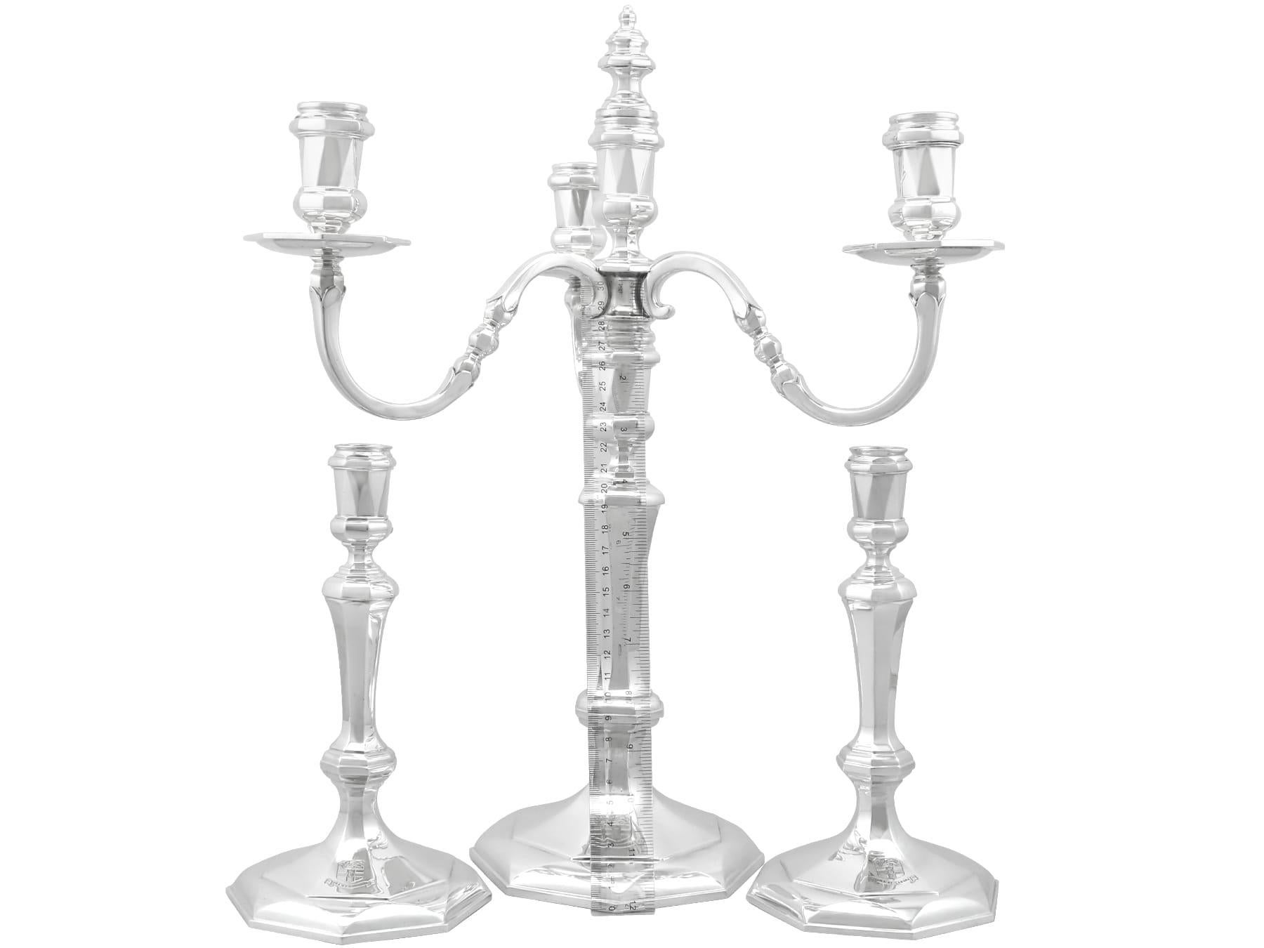 Antiguo candelabro y candeleros de plata de ley Jorge VI (1938) en venta 9
