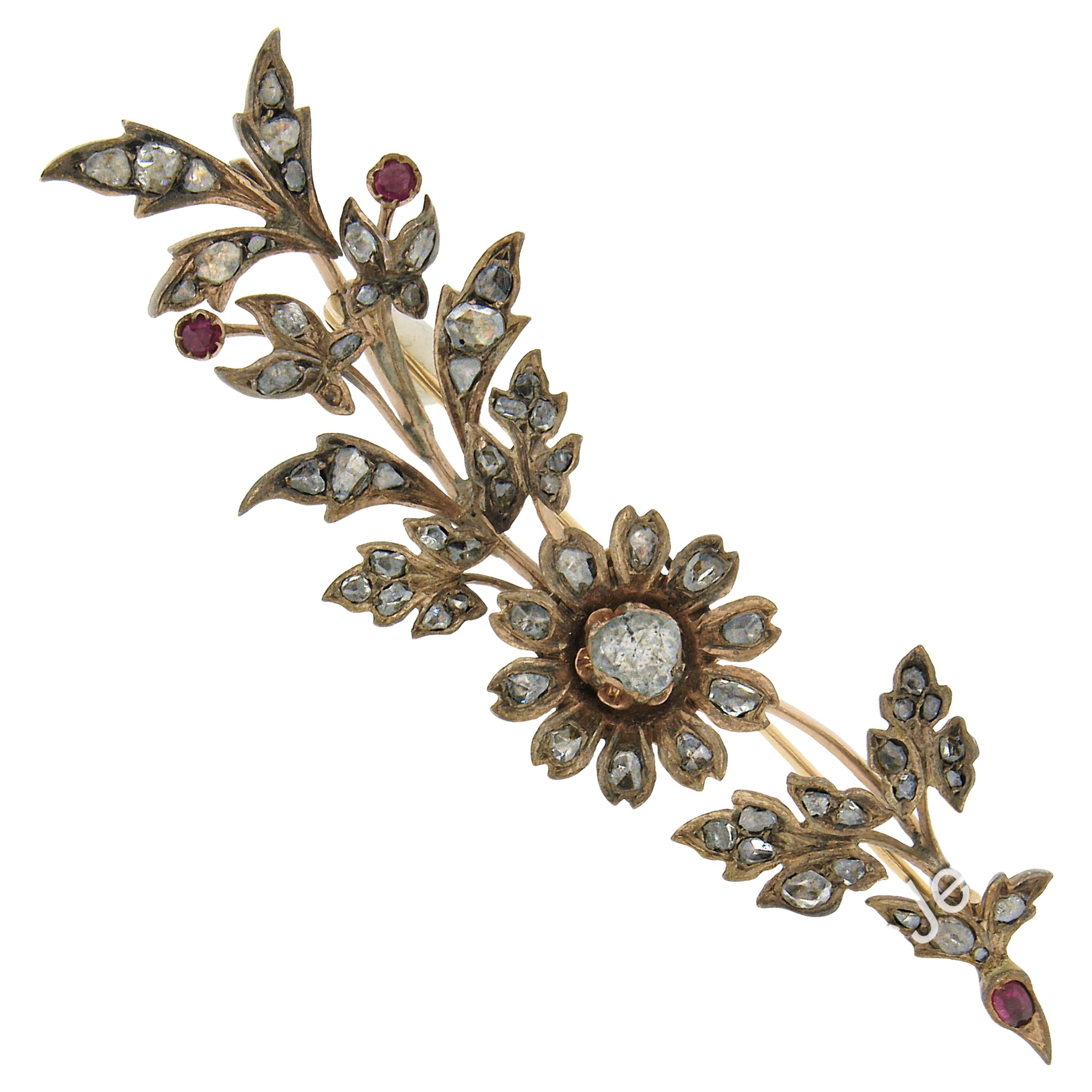 Antica spilla georgiana in oro e argento 12k con diamante e rubino, con ramo floreale e rampicante