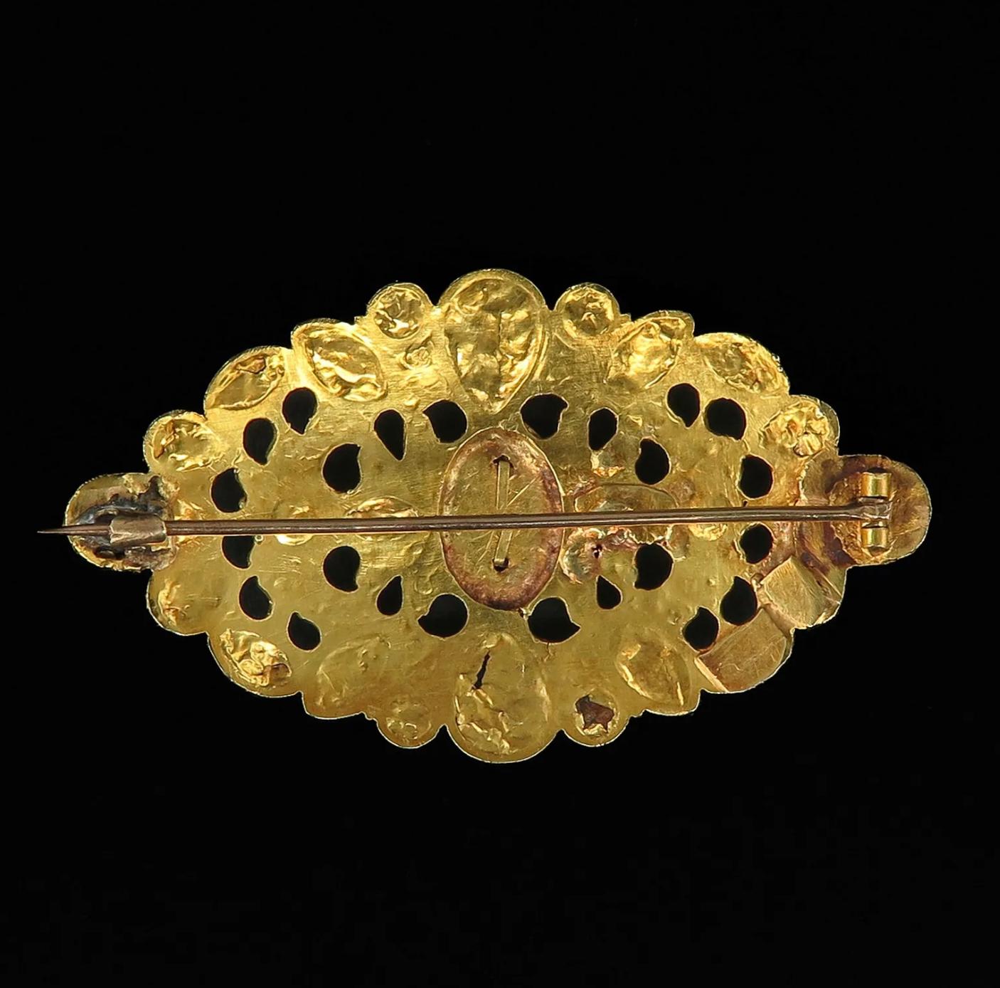 Antique Georgian 14K Gold Dutch Brooch with Garnet and Colored Stones For Sale 8