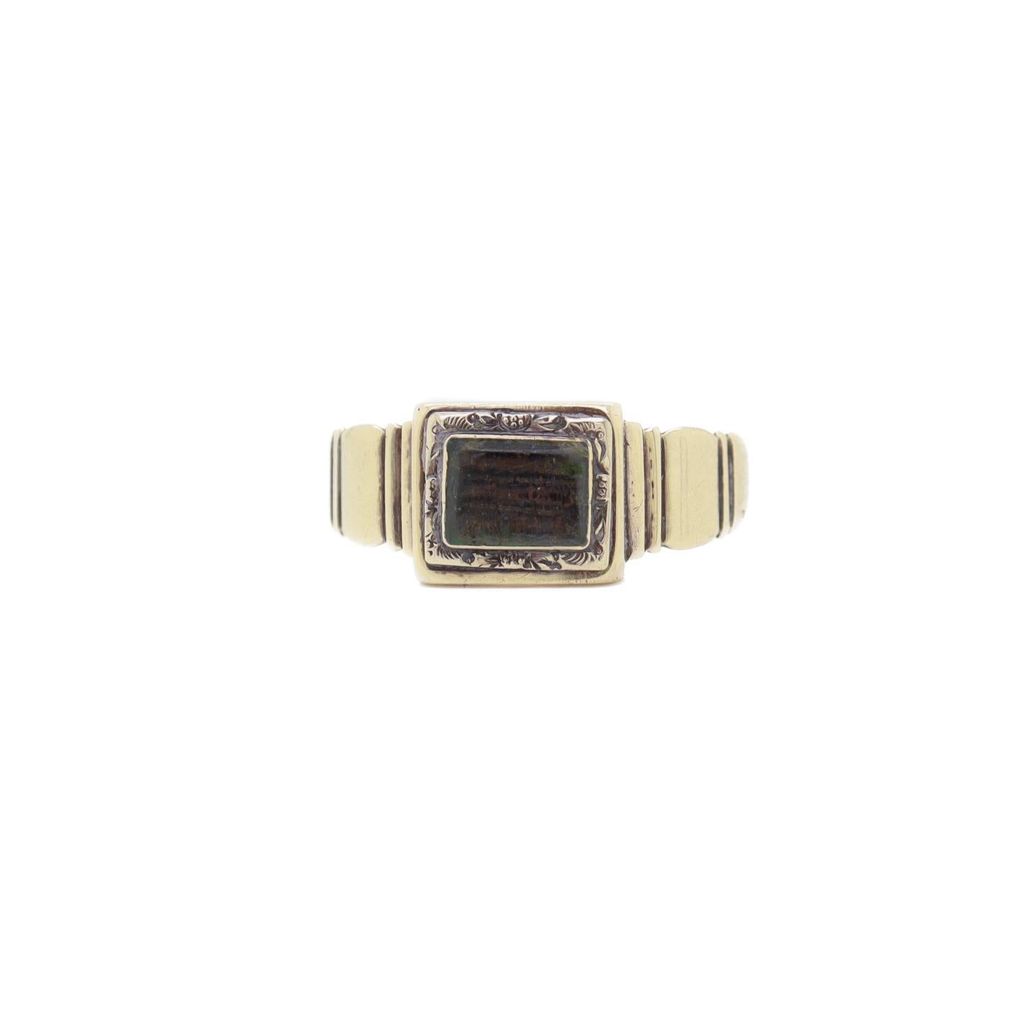 Antique Georgian 14K Gold Mourning Ring with Braided Hair For Sale 2