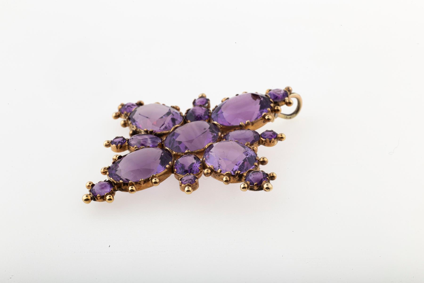 Taille mixte Pendentif géorgien ancien en or 15 carats avec améthyste étoilée ou flocon de neige en vente
